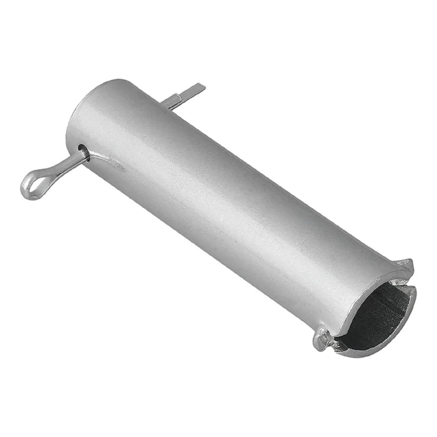 Ein Wanddickenmessgerät aus Metall mit einem silbernen zylindrischen Gehäuse und vorstehenden Messstiften an einer Seite.