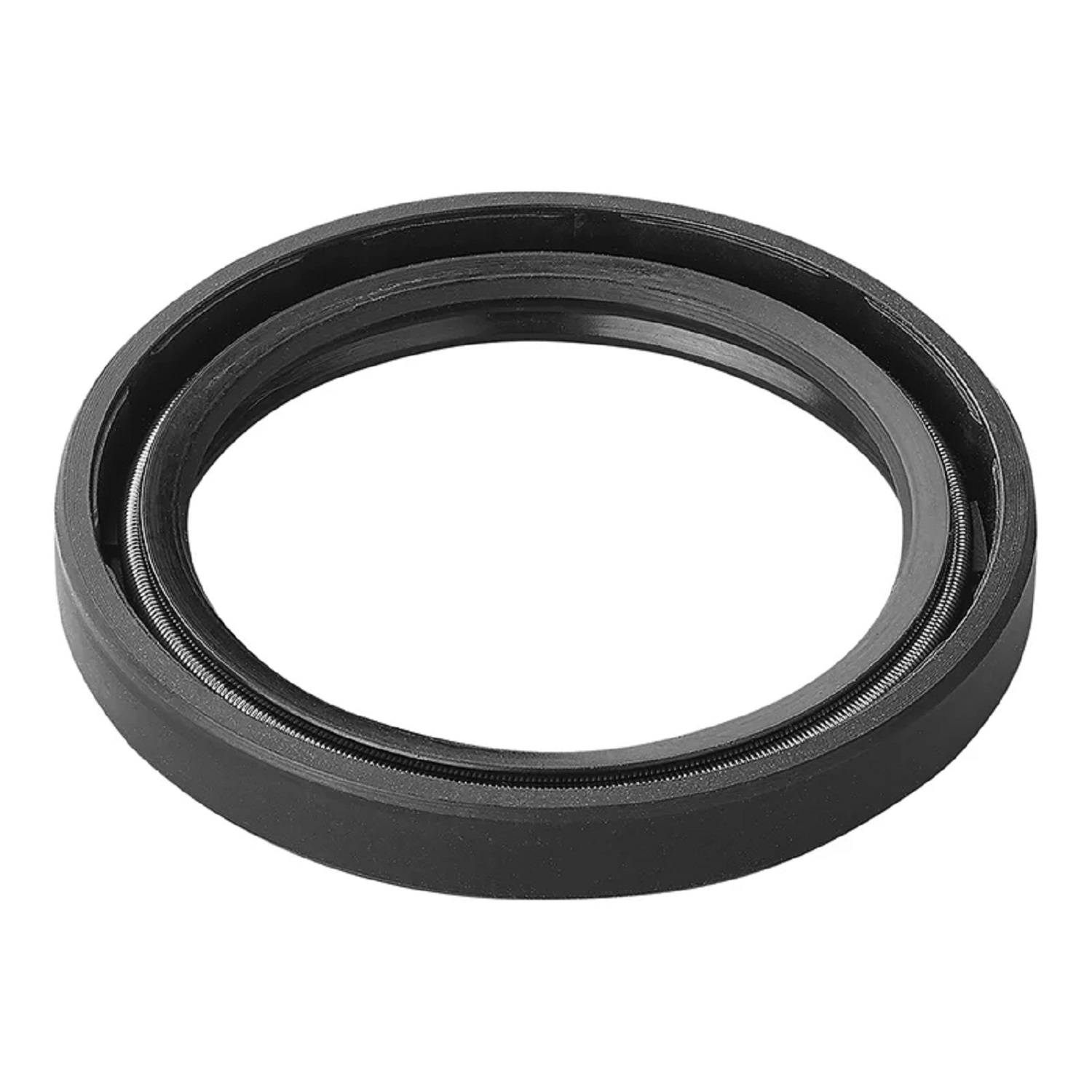 Ein Nahaufnahmebild einer schwarzen mechanischen Dichtungsscheibe, kreisförmig, die zum Abdichten und Verhindern von Lecks zwischen zwei Teilen verwendet wird.