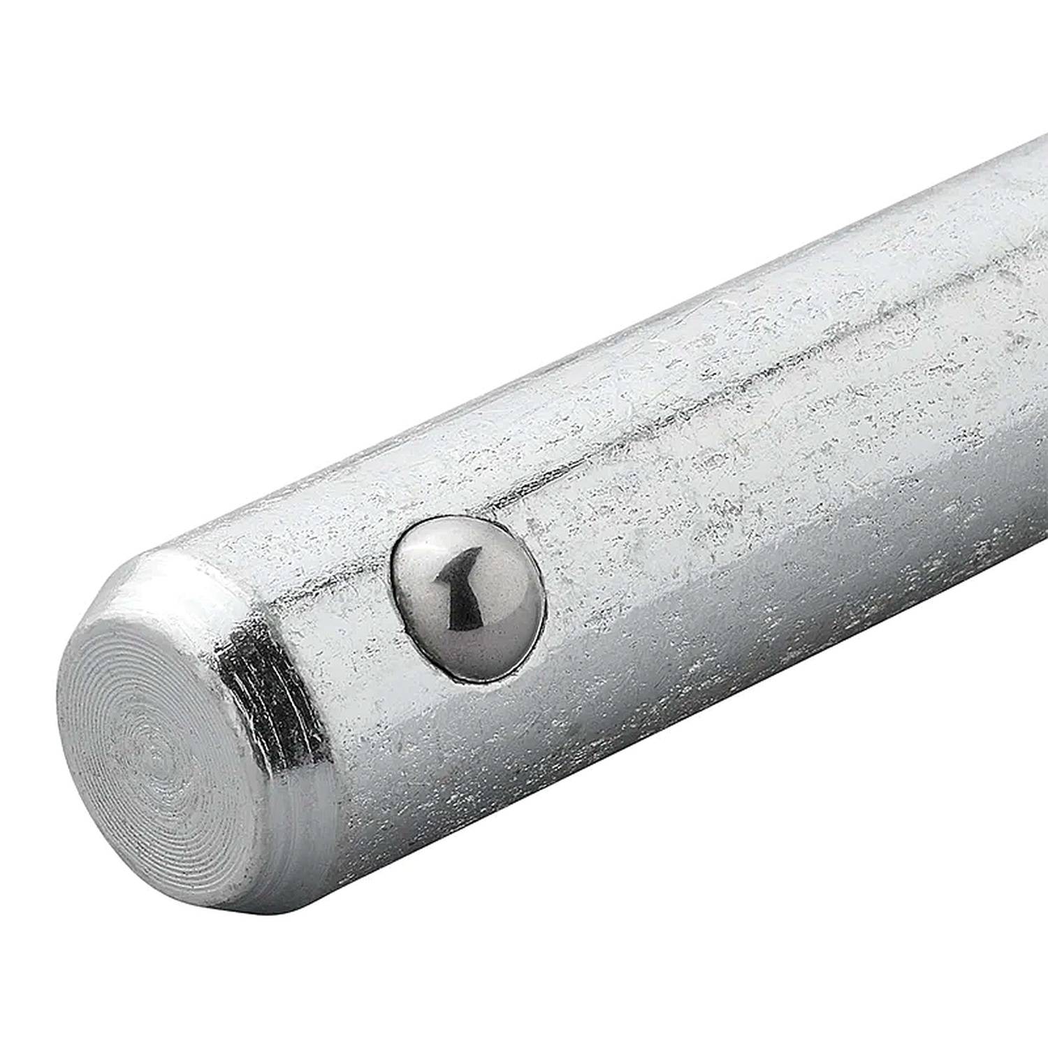 Eine Metallstange mit strukturierter Oberfläche, versehen mit einem zentralen Knopf und abgerundeten Enden, die als Werkzeugkomponente oder Hardwareelement verwendet wird.