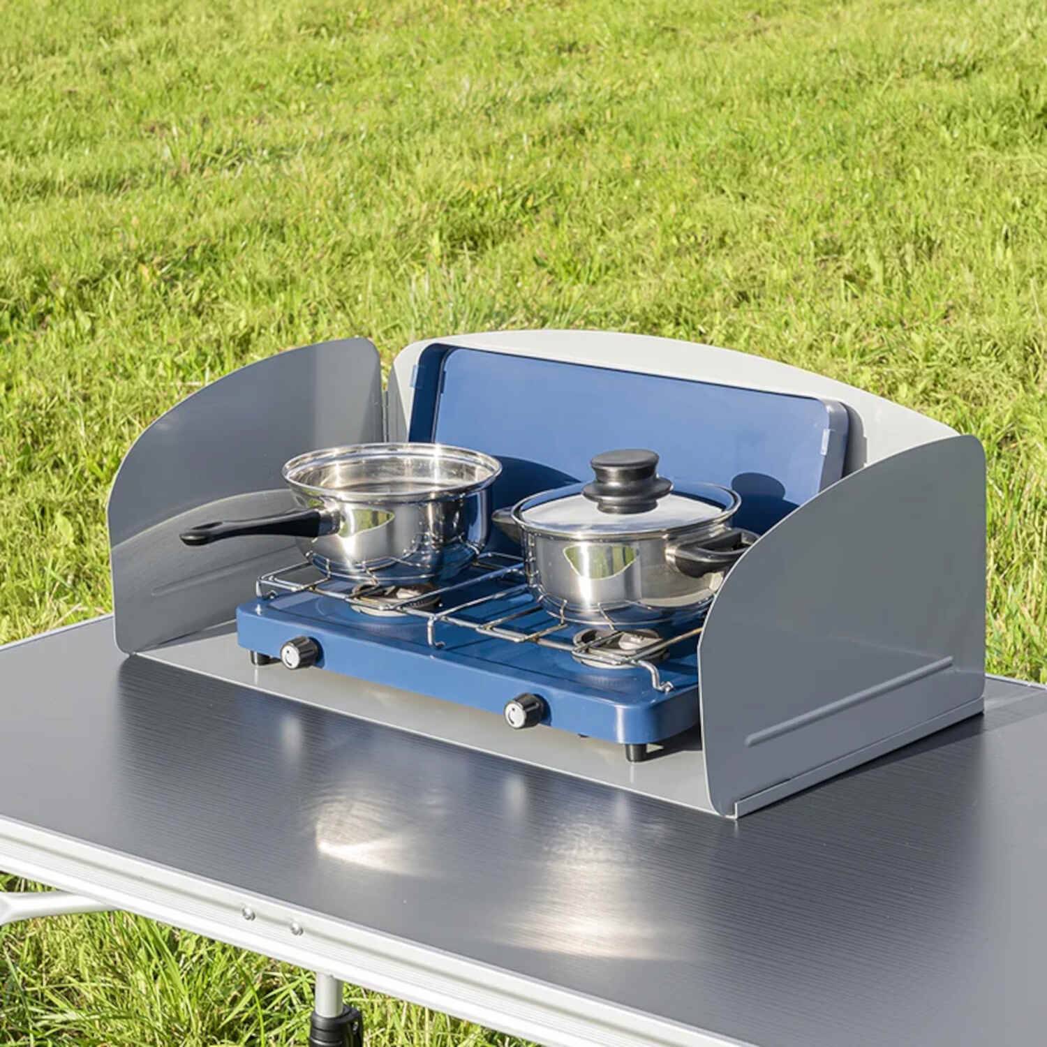 Kochwindschutz mit Basisplatte – 3-teilig, klappbar, selbststehend – Hitzeschutz für Campingkocher – Für 2- & 3-Flammkocher – inkl. Tragetas