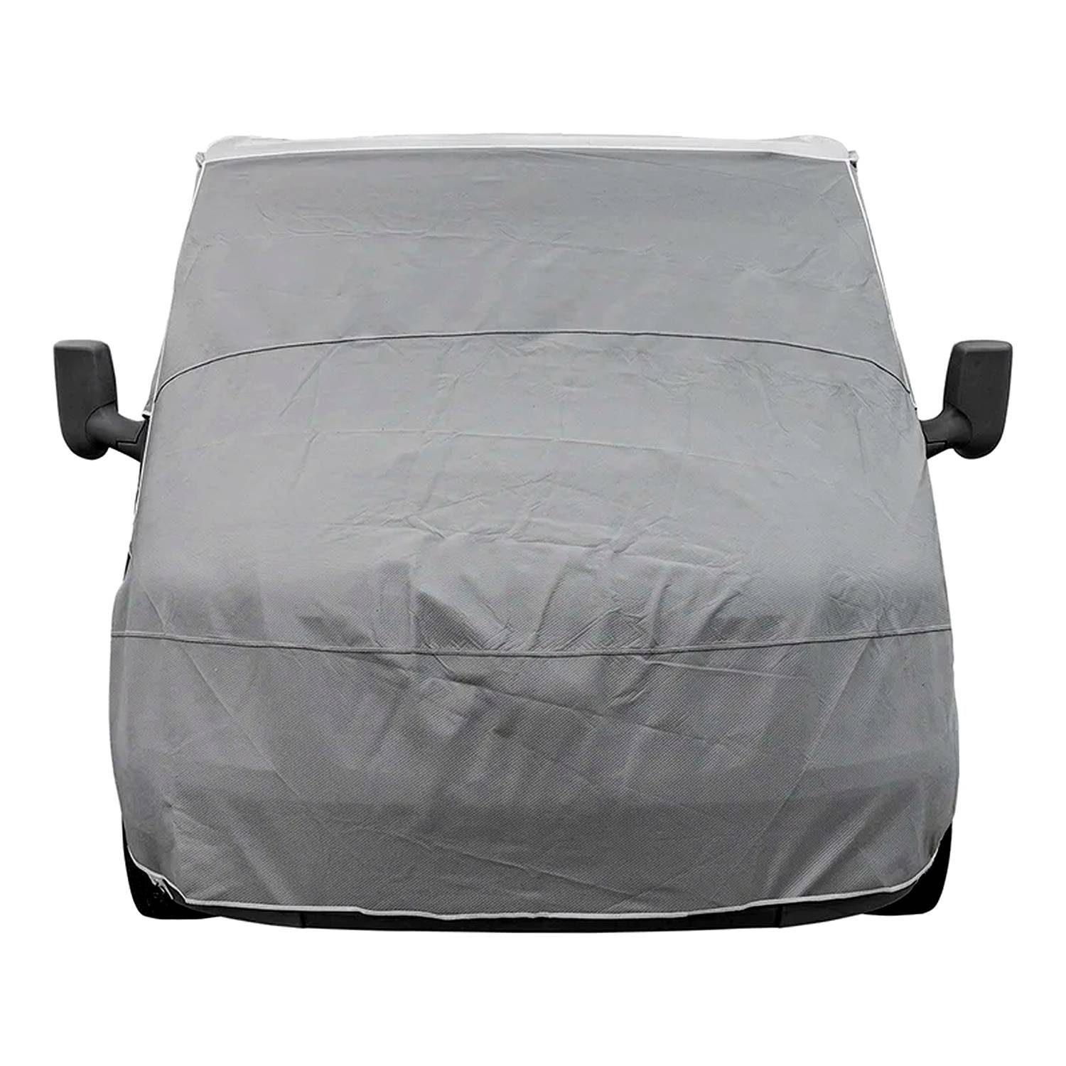 Eine graue Autoabdeckung umhüllt ein Fahrzeug vollständig und schützt es vor Umwelteinflüssen. Die Spiegeltaschen sind sichtbar, was auf eine maßgeschneiderte Konstruktion hinweist.