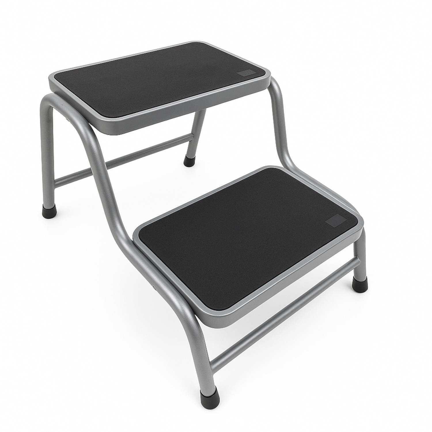 Ein zweistufiger Tritthocker aus Stahl mit schwarzen rutschfesten Oberflächen, der verwendet wird, um sicher höher gelegene Bereiche zu erreichen. Stabiler Metallrahmen mit Gummifüßen.
