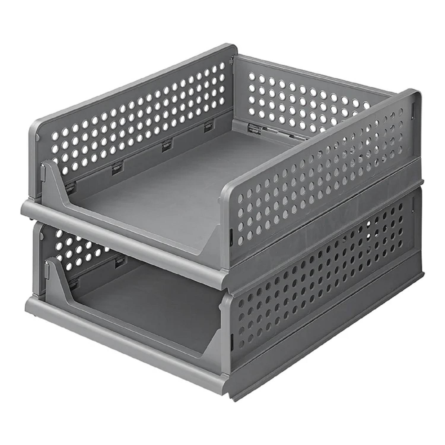 Graue, stapelbare Ablagefächer mit gelochten Seitenwänden, die zwei Ebenen zur Organisation von Dokumenten oder Akten präsentieren.