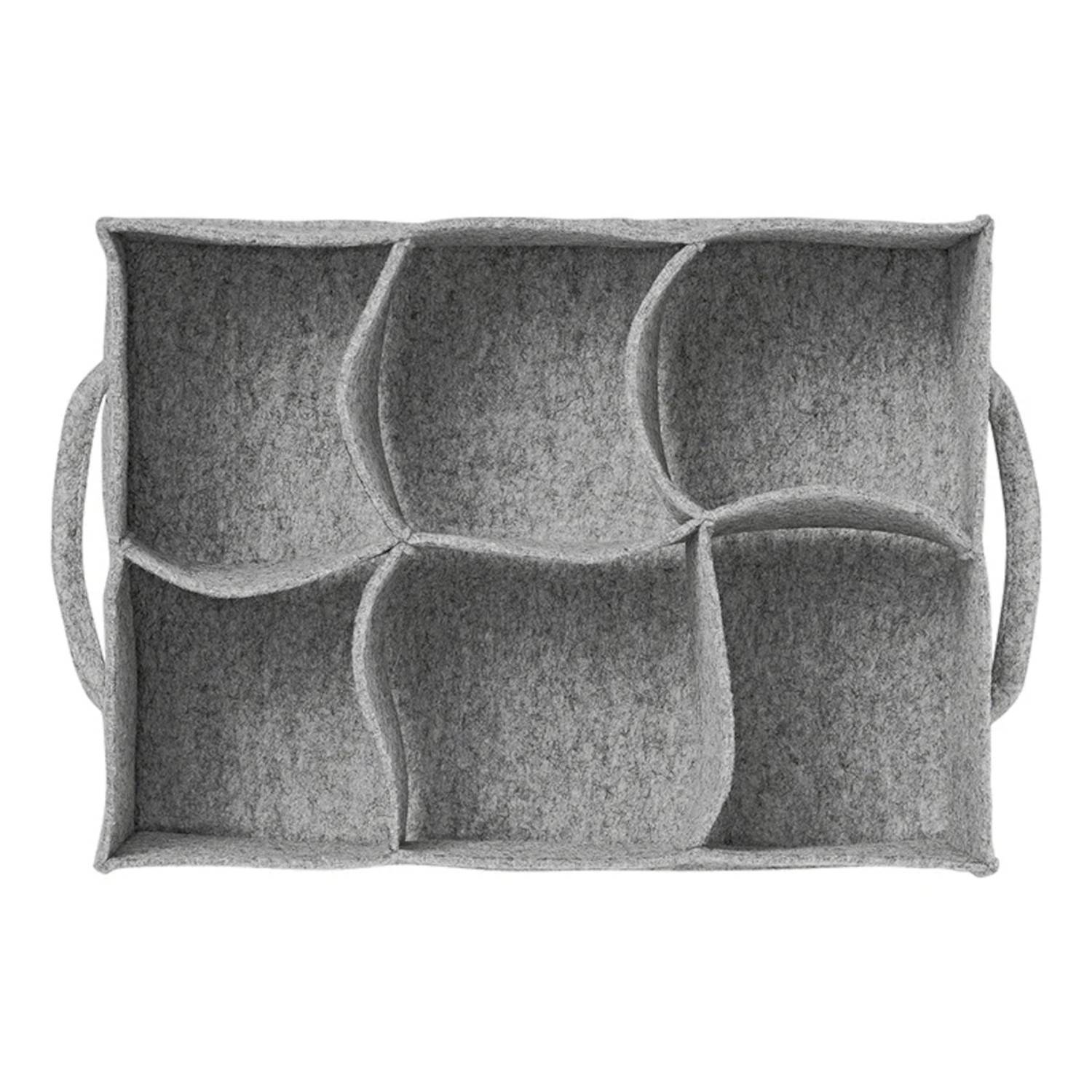 Ein grauer Stoff-Organizer mit Griffen, ausgestattet mit sechs offenen Fächern, die sich hervorragend zum Verstauen von Socken oder Accessoires eignen.