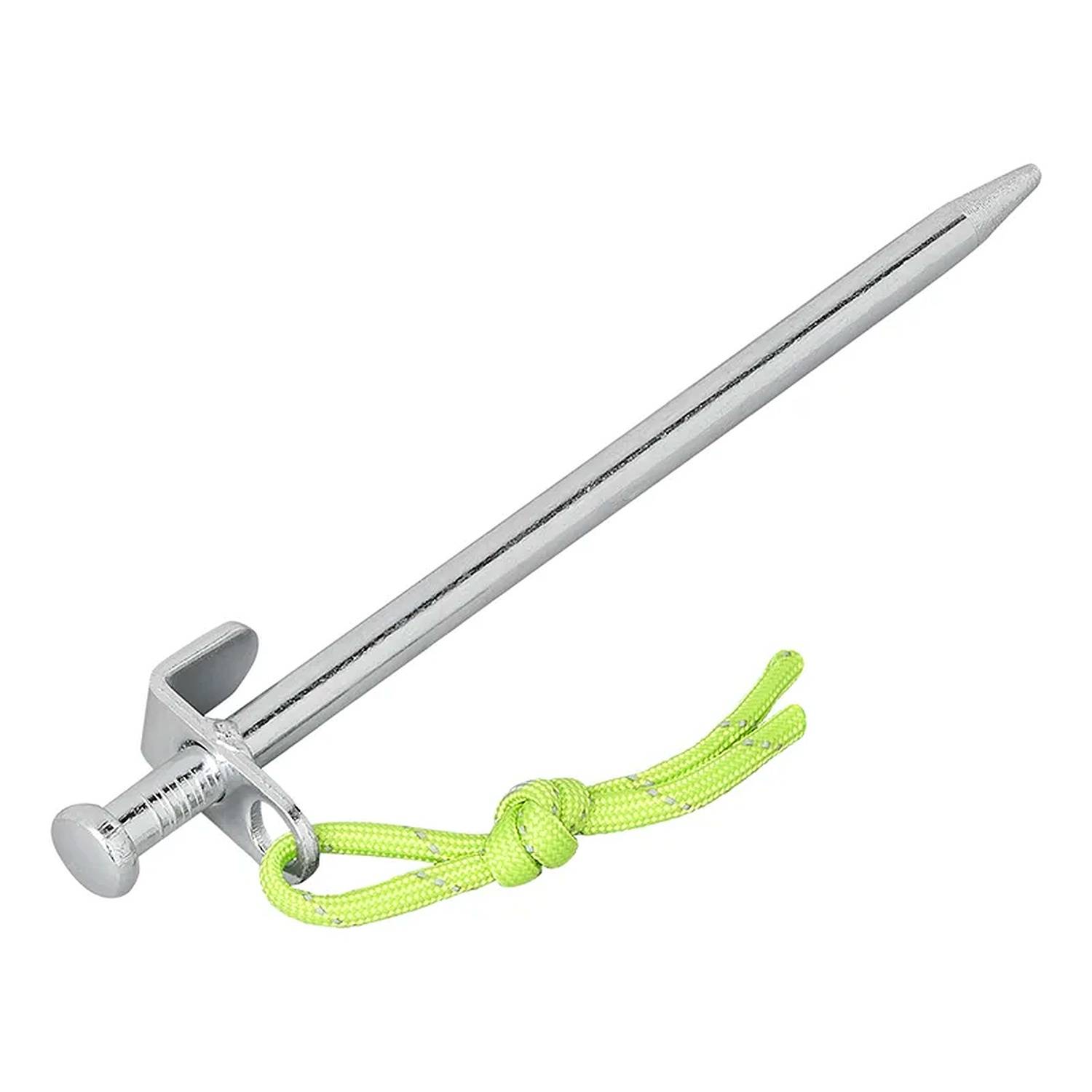 Ein silberner Metallzeltheringe mit einem flachen Kopf und einem neongrünen Seil, das am oberen Ende befestigt ist.