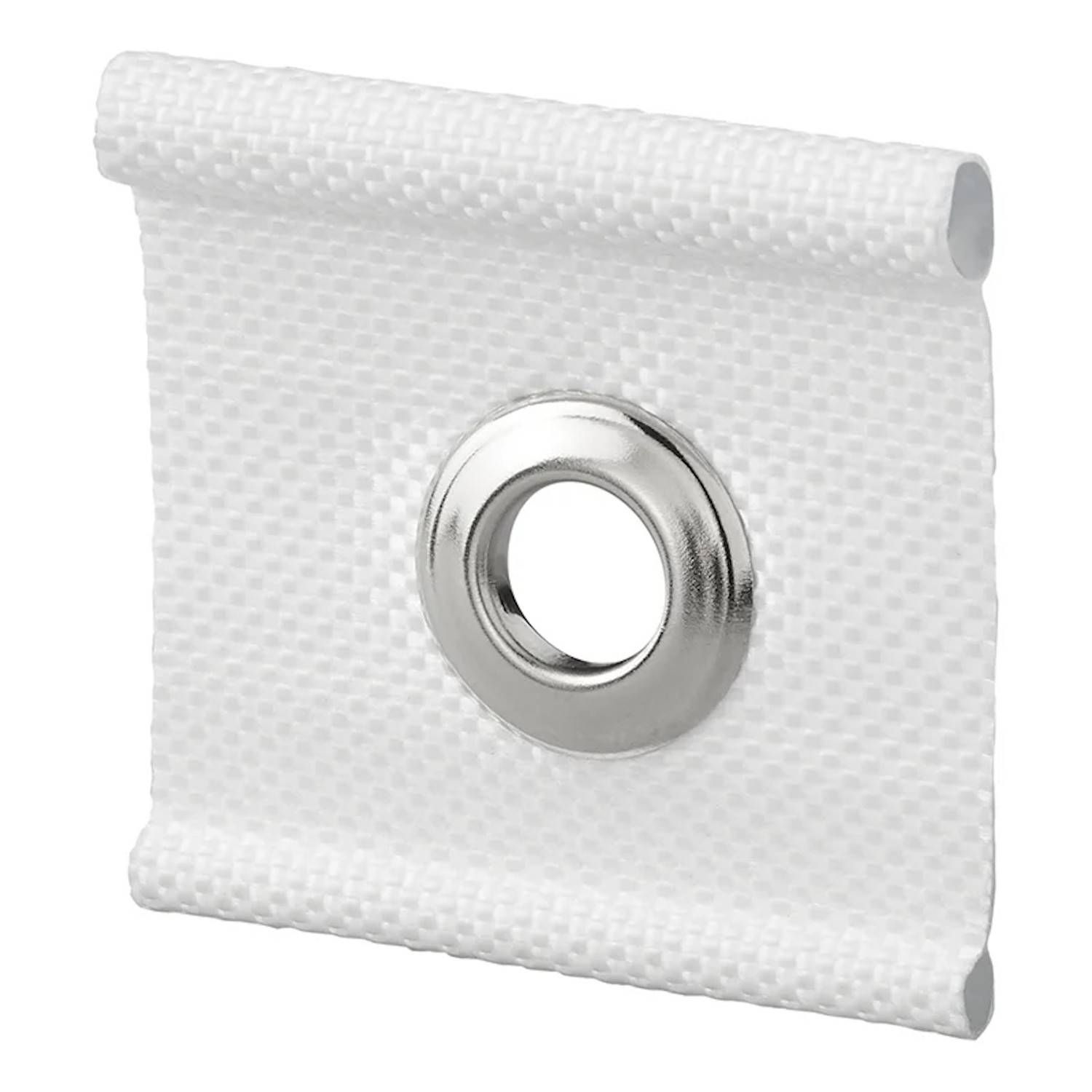Eine Nahaufnahme eines weißen Stoffes mit einer Metallöse in der Mitte, die zur Verstärkung von Löchern in Materialien dient, um Reißen zu verhindern.
