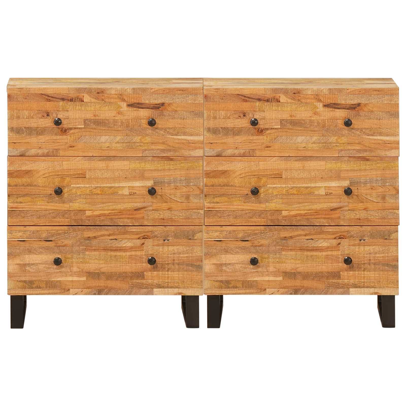 Ein Sideboard mit sechs Schubladen aus Holz mit natürlicher Oberfläche und schwarzen Knöpfen, das auf vier Beinen steht.