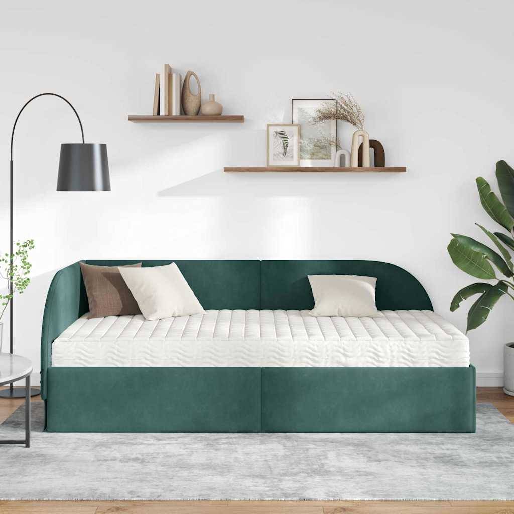 Ein modernes Schlafzimmer präsentiert ein türkis gepolstertes Bett mit Kissen, wandmontierte Regale mit Dekorationen und eine hohe Lampe, die eine gemütliche Atmosphäre schafft.