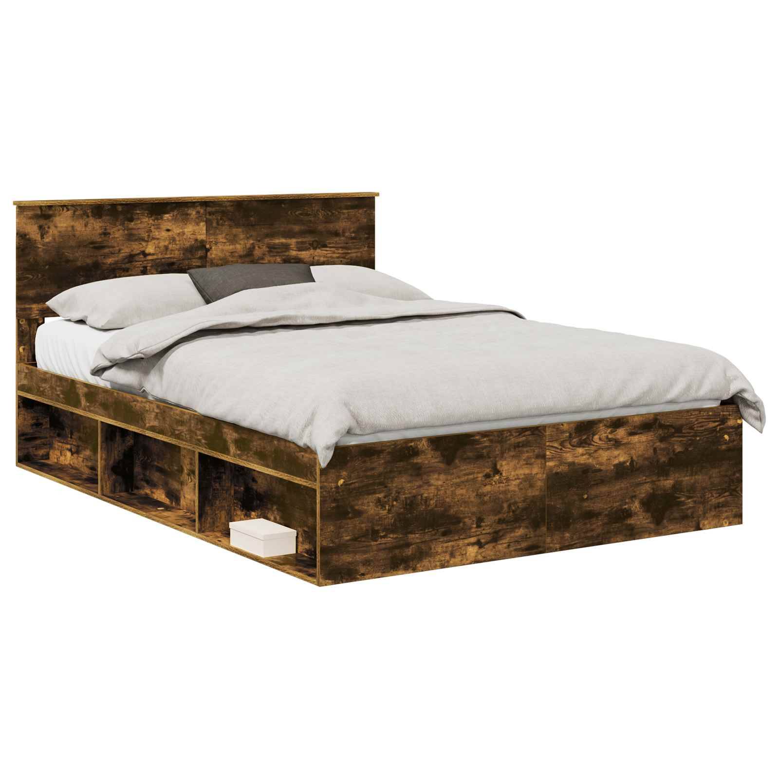 Ein brauner Holzbettrahmen mit integrierten Stauraummöglichkeiten an den Seiten ist zu sehen. Das Bett ist ordentlich bezogen mit weißer Bettwäsche und blassgrauen Kissen.