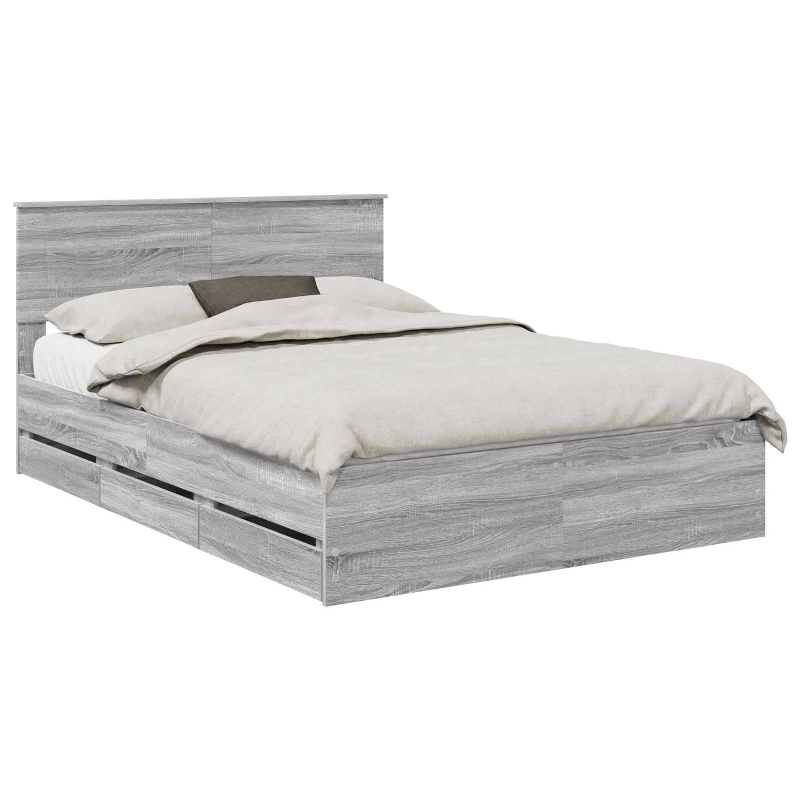 Ein Holzbettgestell mit einer hellgrauen Beschichtung, das ein modernes Design und einen hohen Kopfteil aufweist, ist mit weißer Bettwäsche und hellgrauen Kissen ausgestattet.