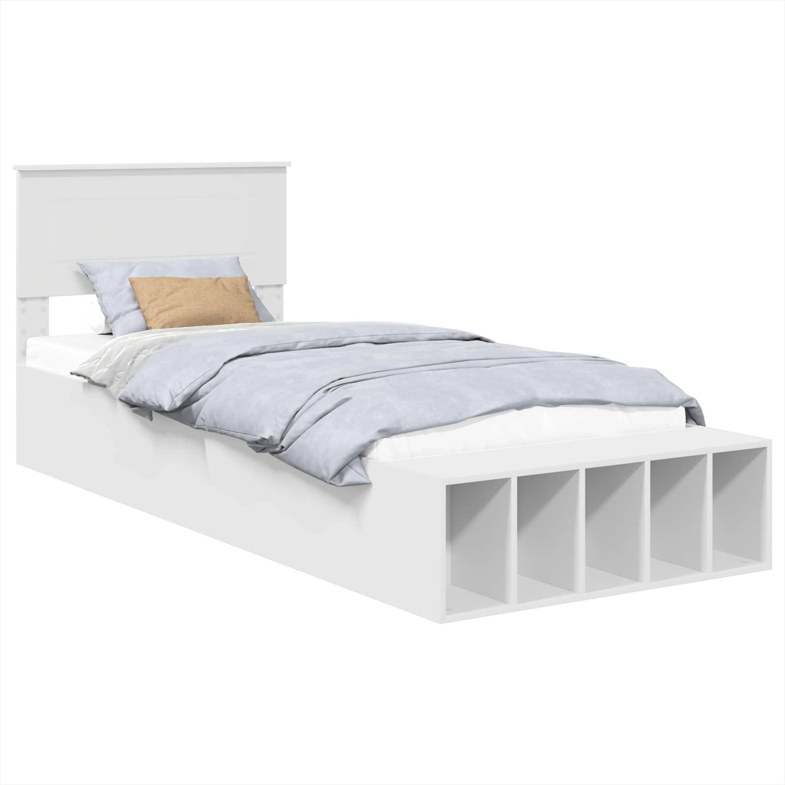 Ein weißes Plattformbett mit Kopfteil, blauer Bettwäsche, einem beigen Kissen und vier offenen Stauraumbereichen am Fußende des Bettes.