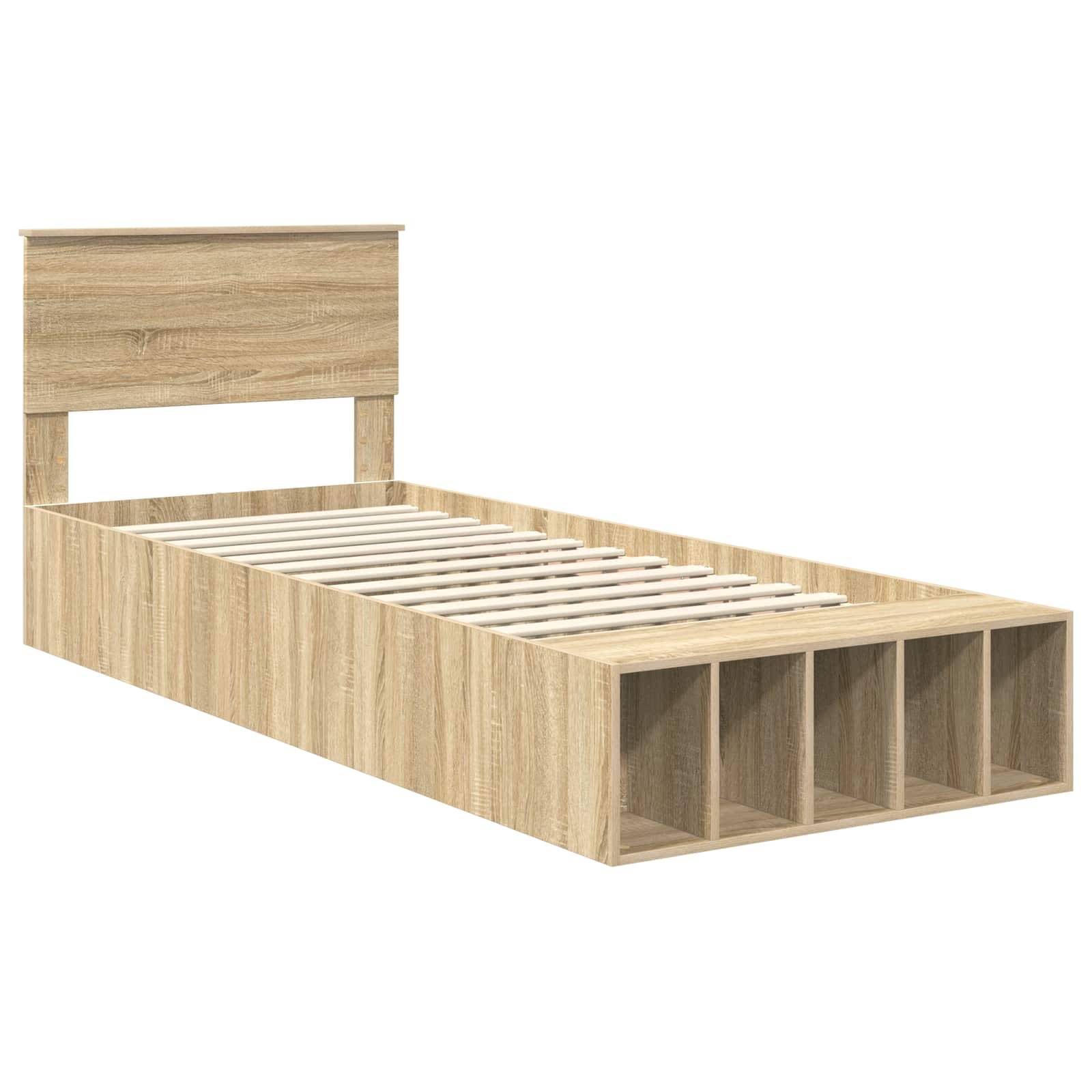 Ein Holz-Doppelbett mit einer offenen Stauraummöglichkeit unter dem Fußende, ausgestattet mit einem lamelliertem Kopfteil und natürlicher Holzoberfläche.