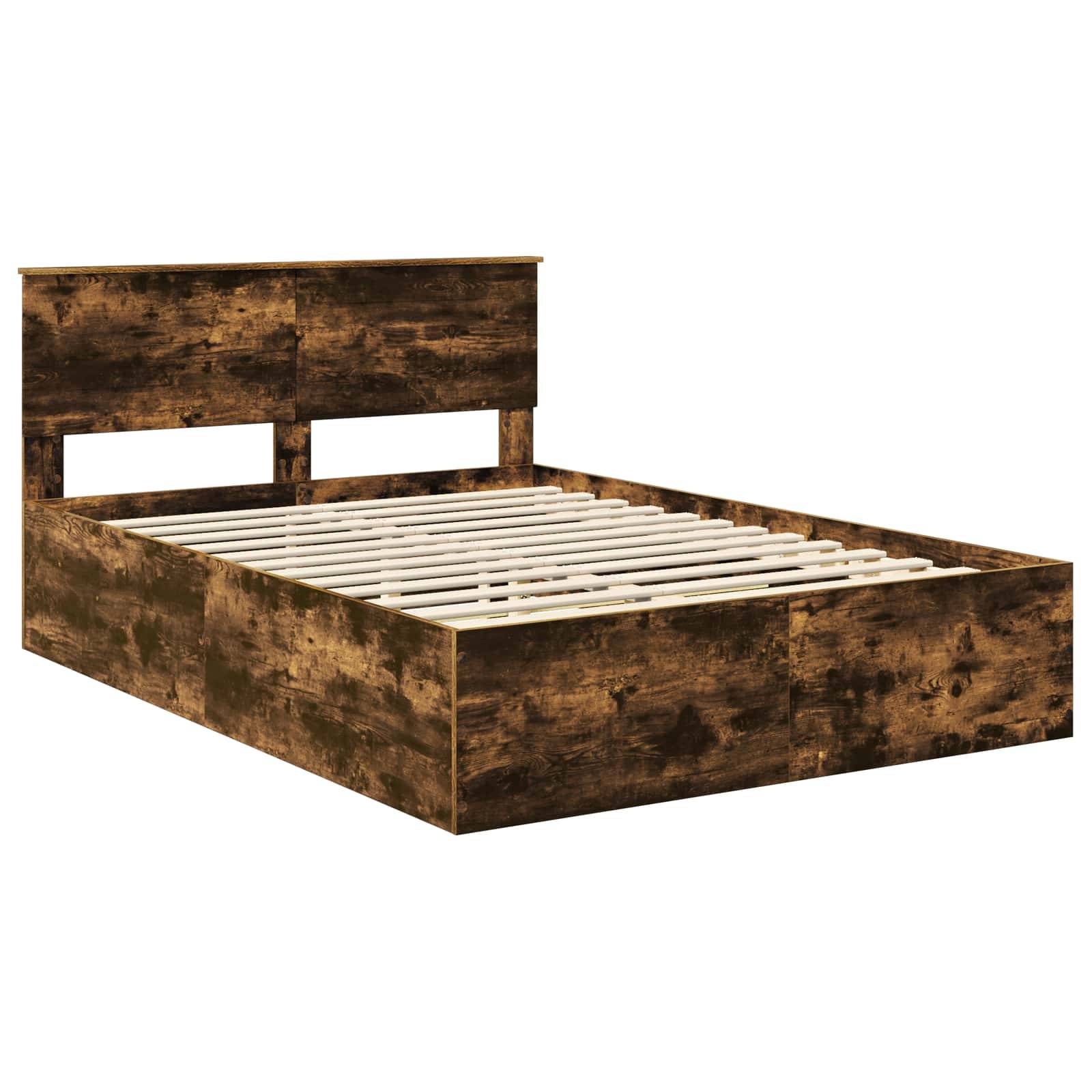 Ein Holzbettgestell mit rustikaler Oberfläche, ausgestattet mit einem hohen Kopfteil und Latten zur Matratzenunterstützung. Keine Bettwäsche ist zu sehen.