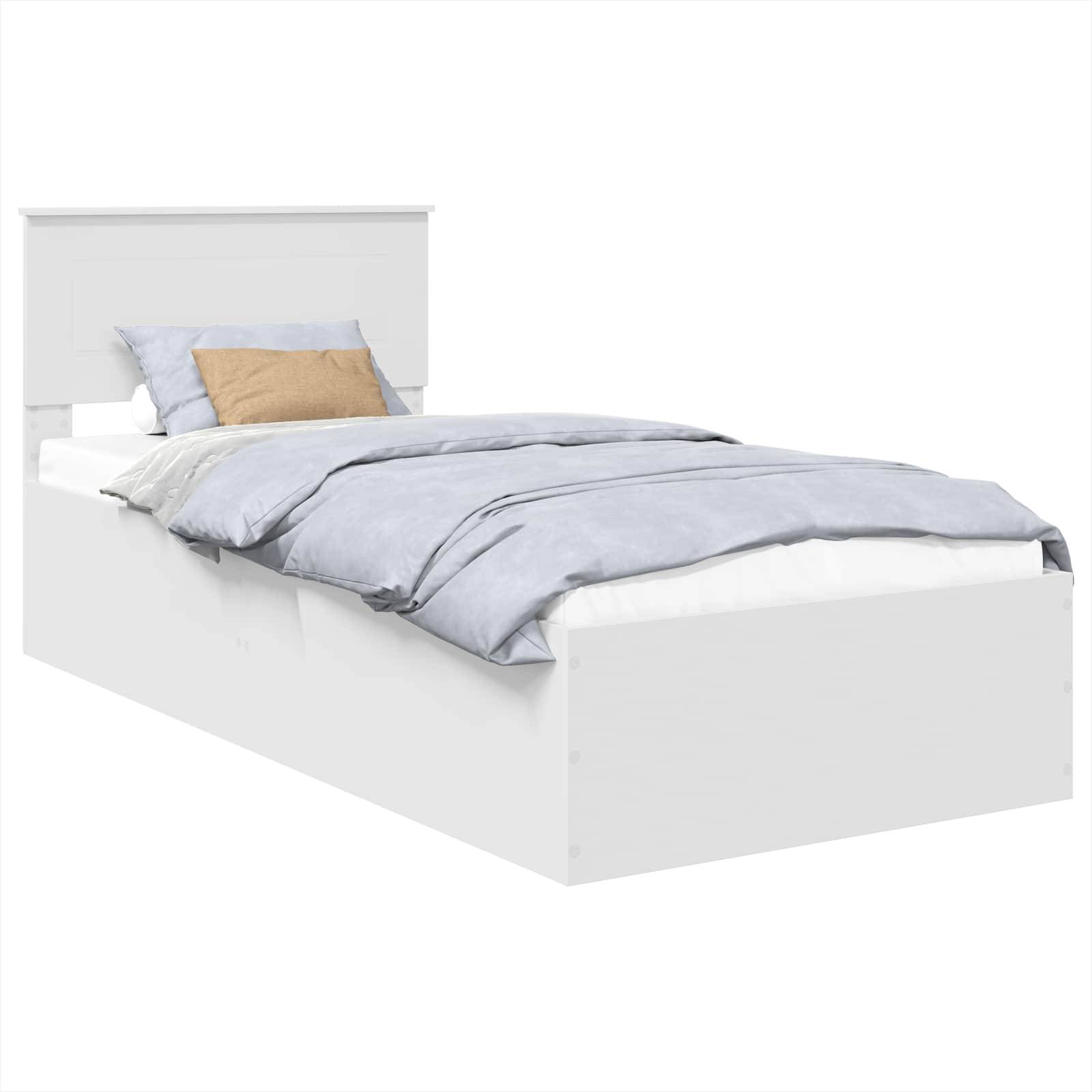 Ein weißes Einzelbett mit hellblauen Bettwäsche und zwei Kissen, eins grau und eins braun, vor einem weißen Hintergrund.