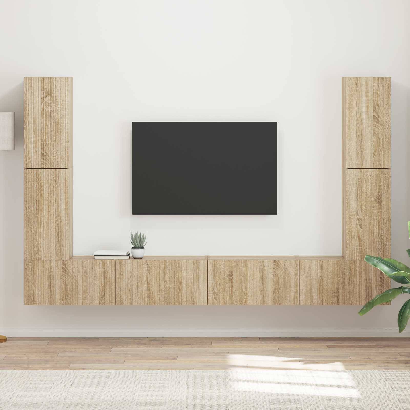 Holzvertäfelte Wandeinheit mit einem schwarzen Fernsehbildschirm in der Mitte, umgeben von Regalen und Schränken, in einem modernen, minimalistischen Wohnzimmer.