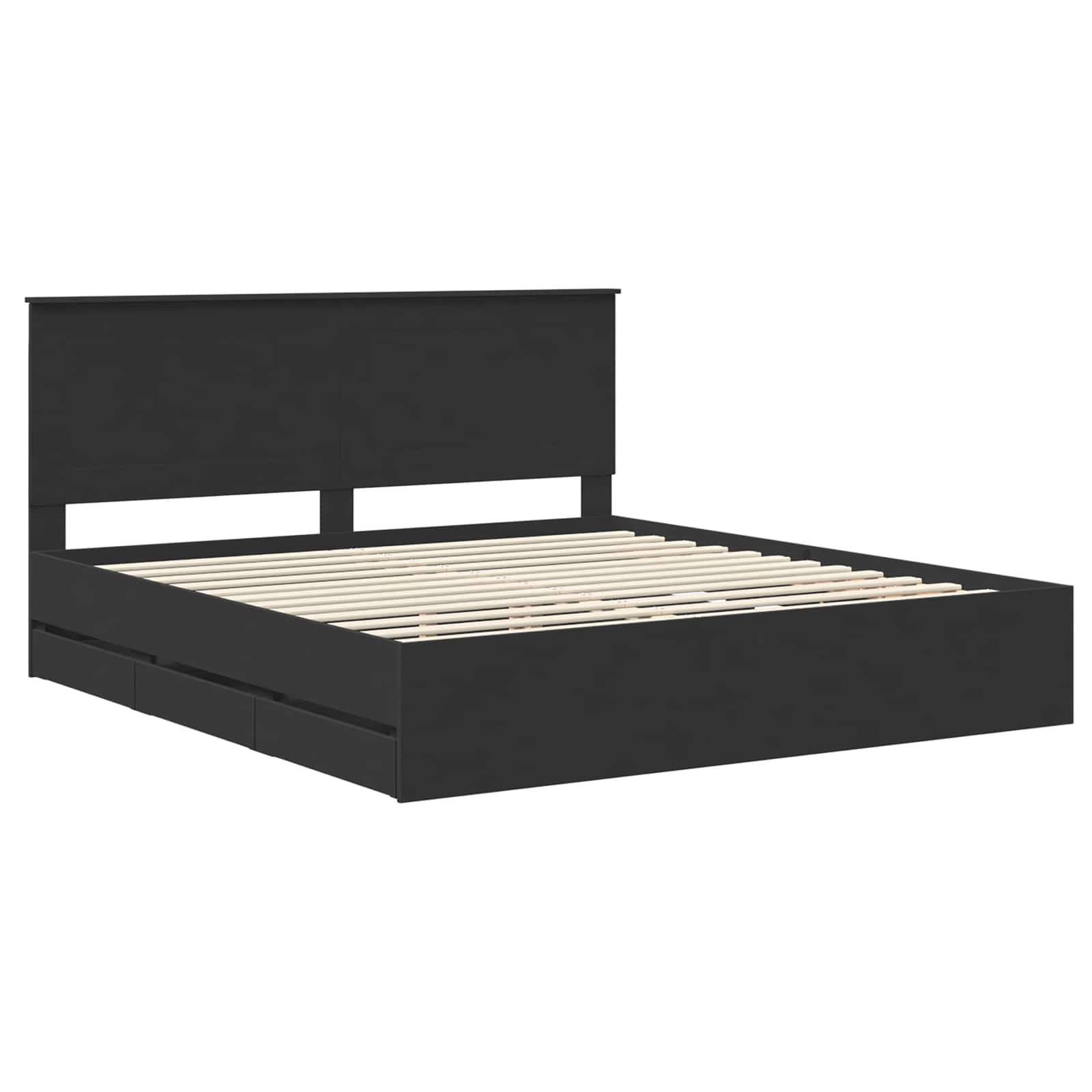 Ein schwarzes, modernes Plattformbett mit hohem Kopfteil und Lattenrost. Es verfügt über integrierte Staurageschubladen darunter.