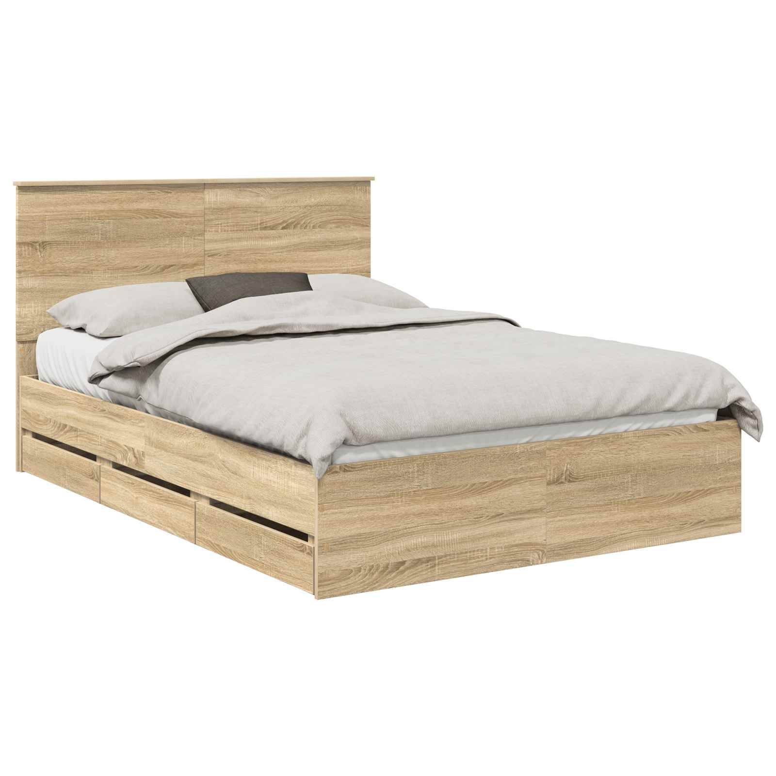 Ein Holzbettgestell mit heller Eichenoberfläche, ausgestattet mit einem hohen Kopfteil und einem grau-weißen Bettwäscheset, aus einem Seitenwinkel betrachtet.