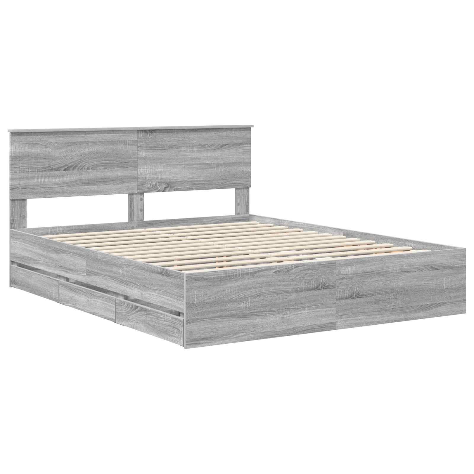 Ein grauer Holzbettrahmen mit hohem Kopfteil, Plattformstil und Holzlatten zur Matratzenunterstützung. Keine Matratze oder Bettwäsche im Lieferumfang enthalten.