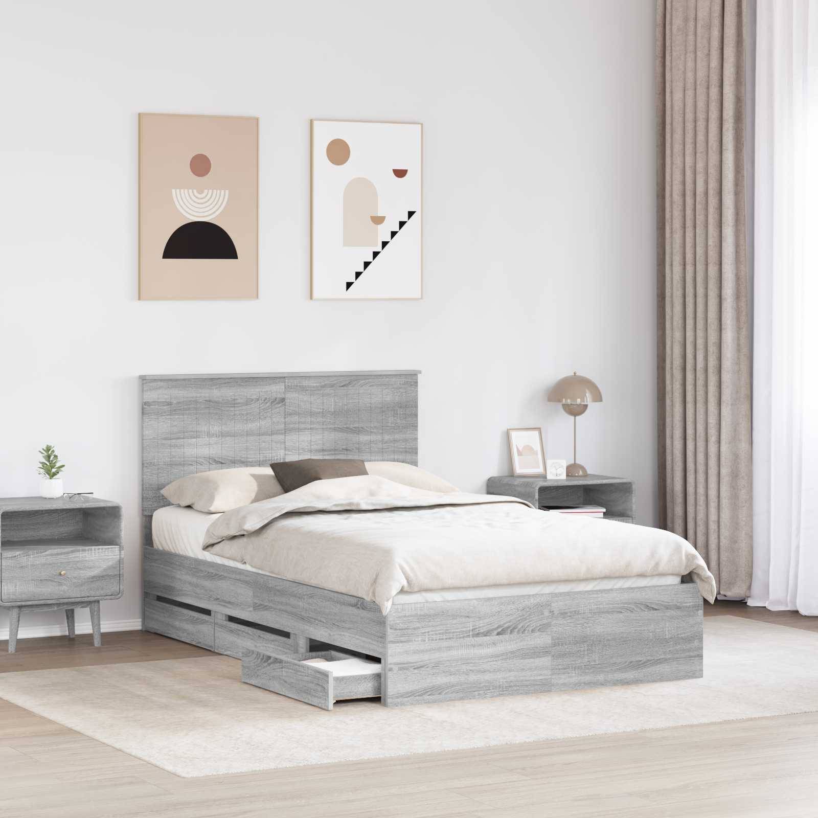 Ein minimalistisches Schlafzimmer mit einem Bett aus grauem Holz, beigefarbener Bettwäsche, passenden Nachttischen und abstrakten Kunstwerken an den Wänden.