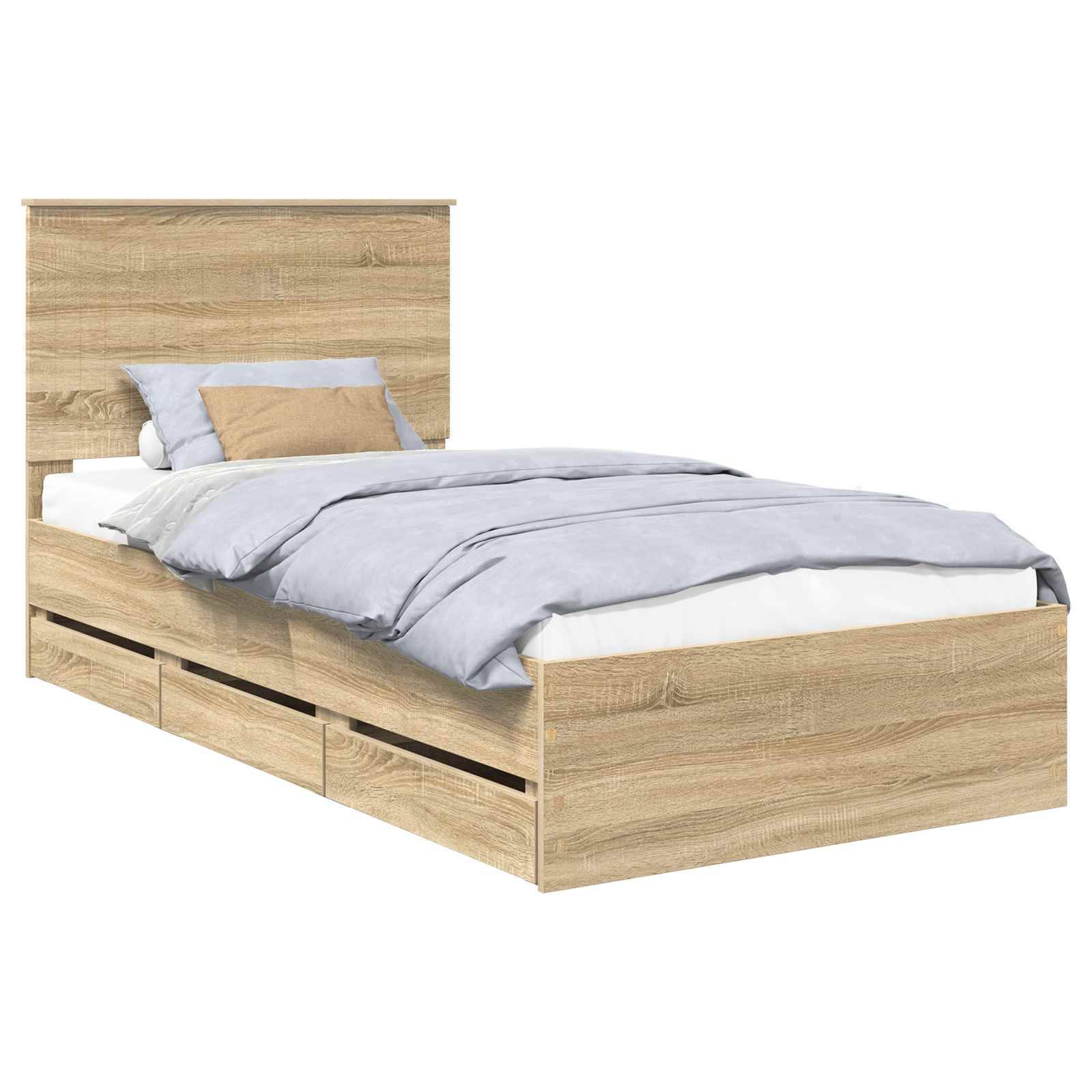 Ein Holz-Einzelbett mit hohem Kopfteil verfügt über eine helle Holzoberfläche. Es ist ordentlich bezogen mit blau-weißer Bettwäsche und einem beigen Kissen.