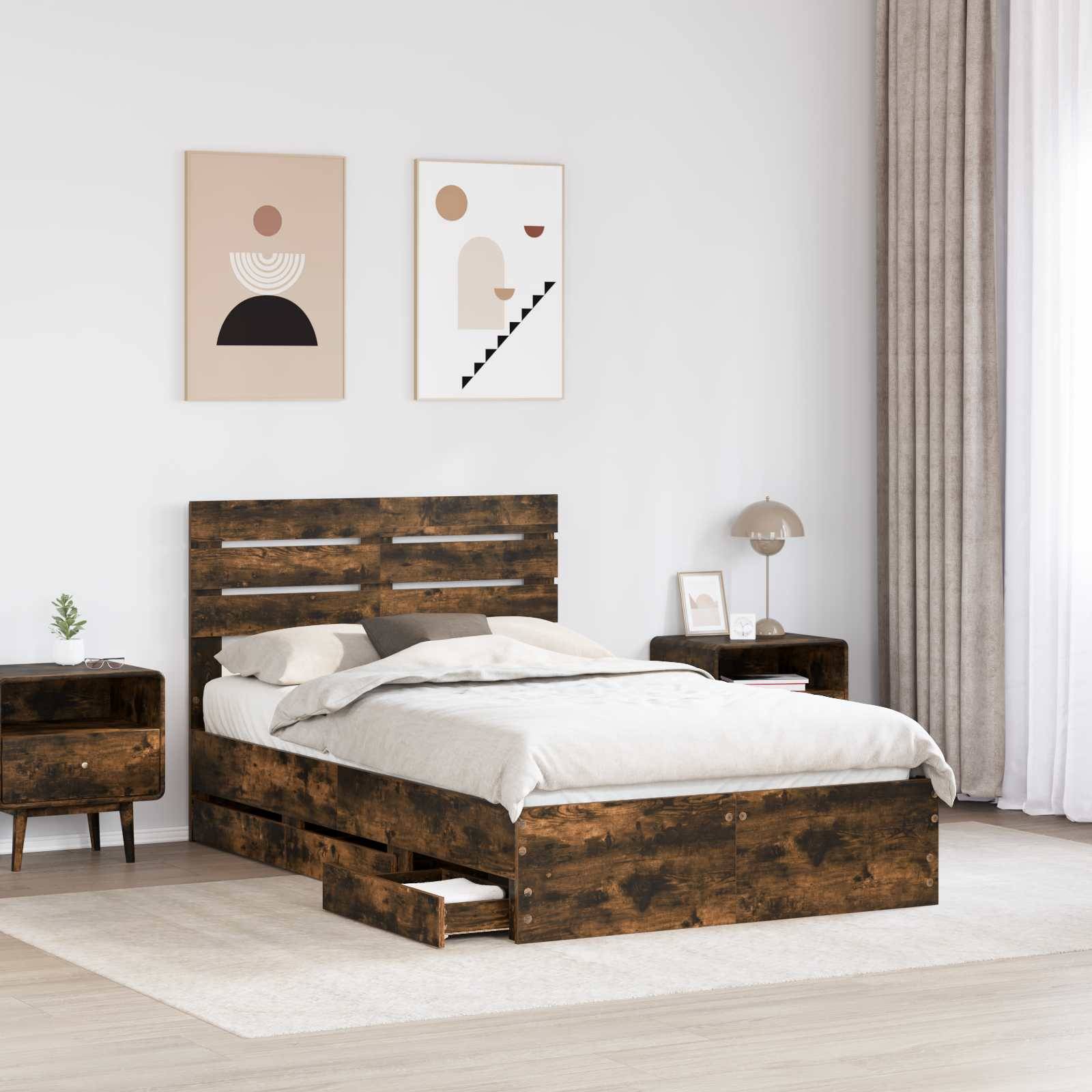 Ein modernes Schlafzimmer mit einem Holzbett mit integrierten Schubladen, einem passenden Nachttisch, einer Lampe und zwei abstrakten Kunstwerken über dem Bett.