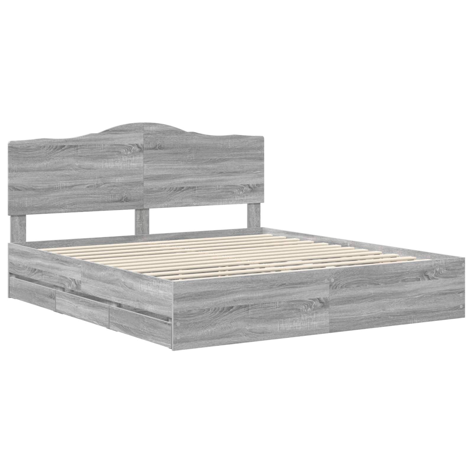 Ein grauer Holzbettrahmen mit hohem Kopfteil und Lattenrost. Der Rahmen hat ein minimalistisches Design und wirkt robust.