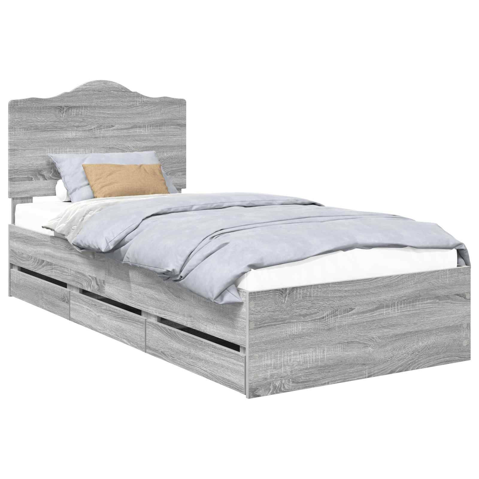 Holzbett mit hohem Kopfteil, hellgraue Bettwäsche und einem beigen Kissen. Das Bett verfügt über integrierte Aufbewahrungsschubladen darunter.
