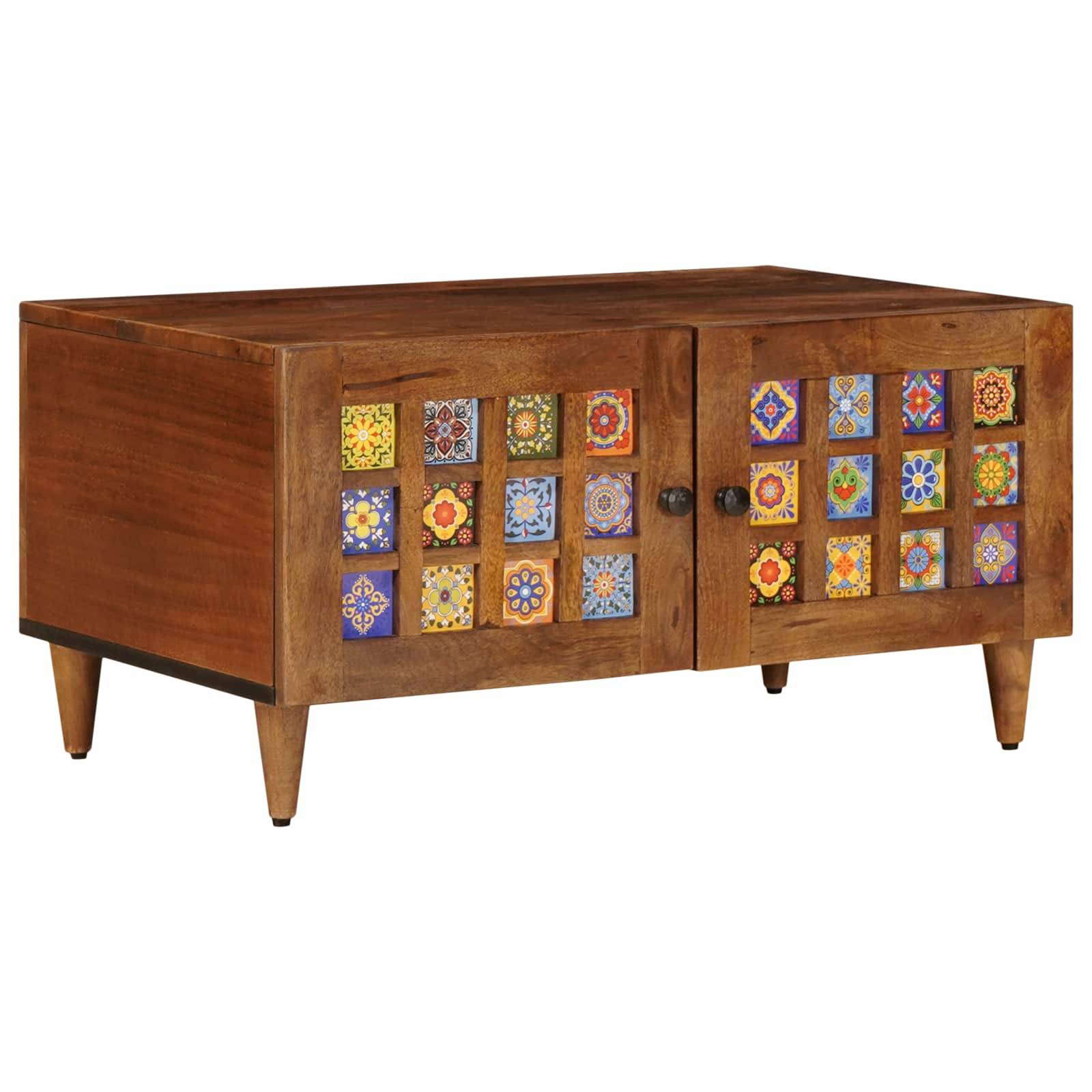 Ein Holzsideboard mit farbenfrohen Fliesenmustern an den Türfronten, das einen Mid-Century-Modern-Stil mit schräg gestellten Beinen aufweist.