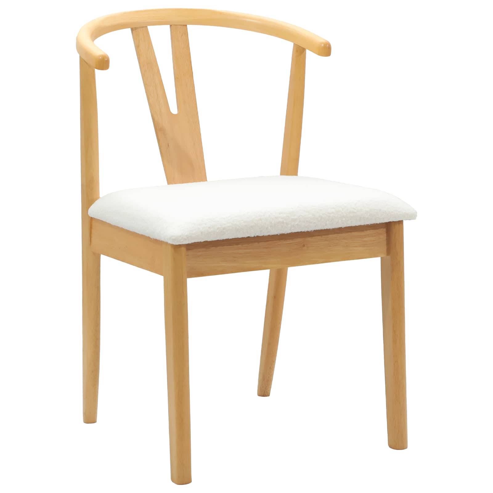 Ein Holzstuhl mit einem geschwungenen Rückenteil und einem weiß gepolsterten Sitz, vor einem schlichten Hintergrund.