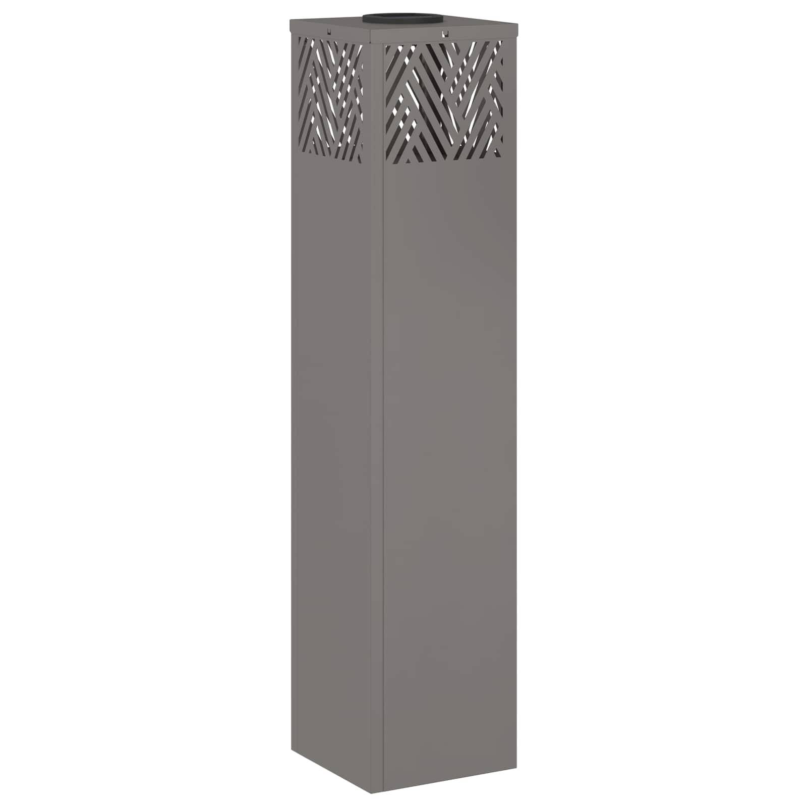 Ein großer, rechteckiger grauer Außenheizer mit einem gemusterten, belüfteten Oberteil zur Wärmeverteilung.