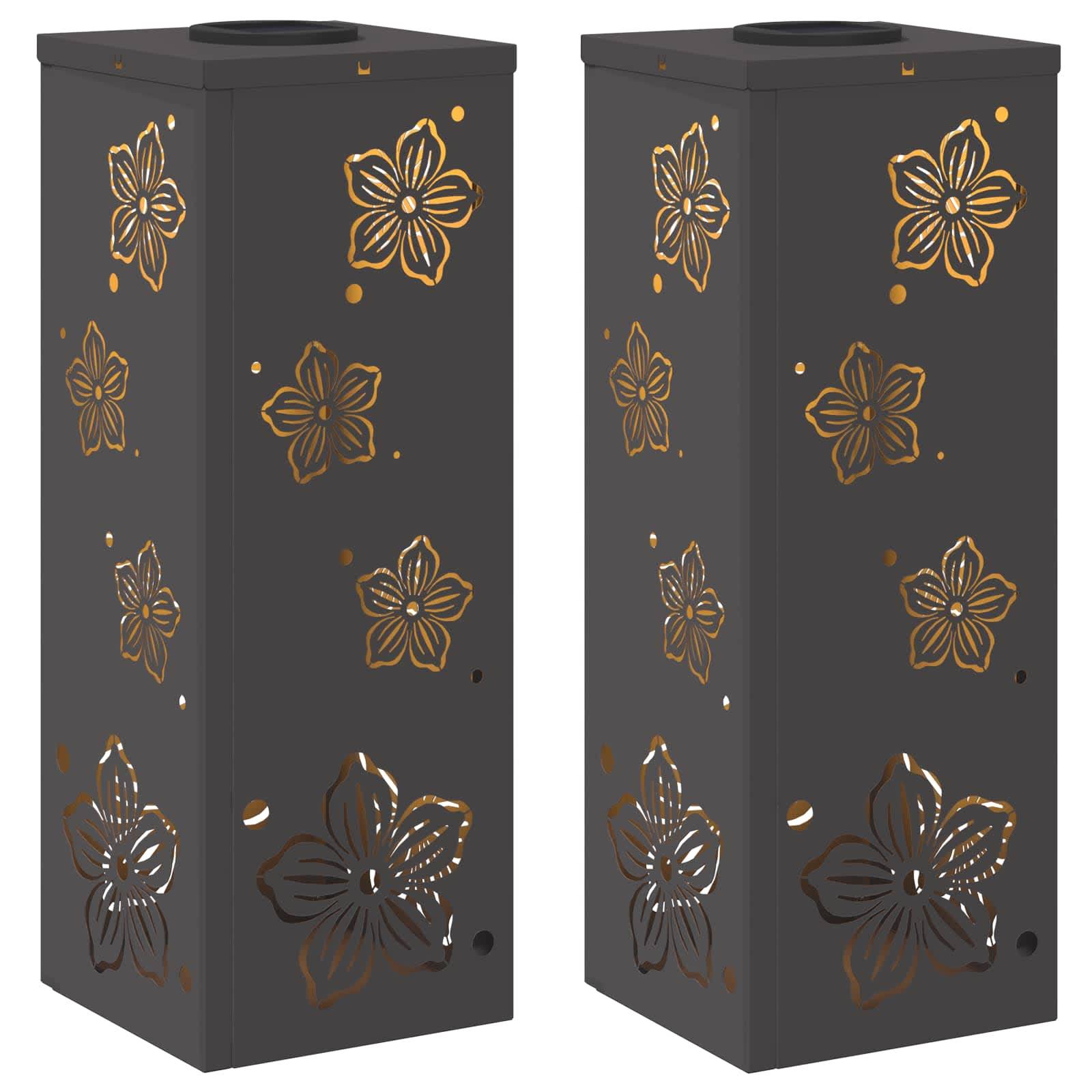 Zwei schwarze rechteckige Laternen mit floralen Ausschnittsdesigns, die warmes Licht ausstrahlen.