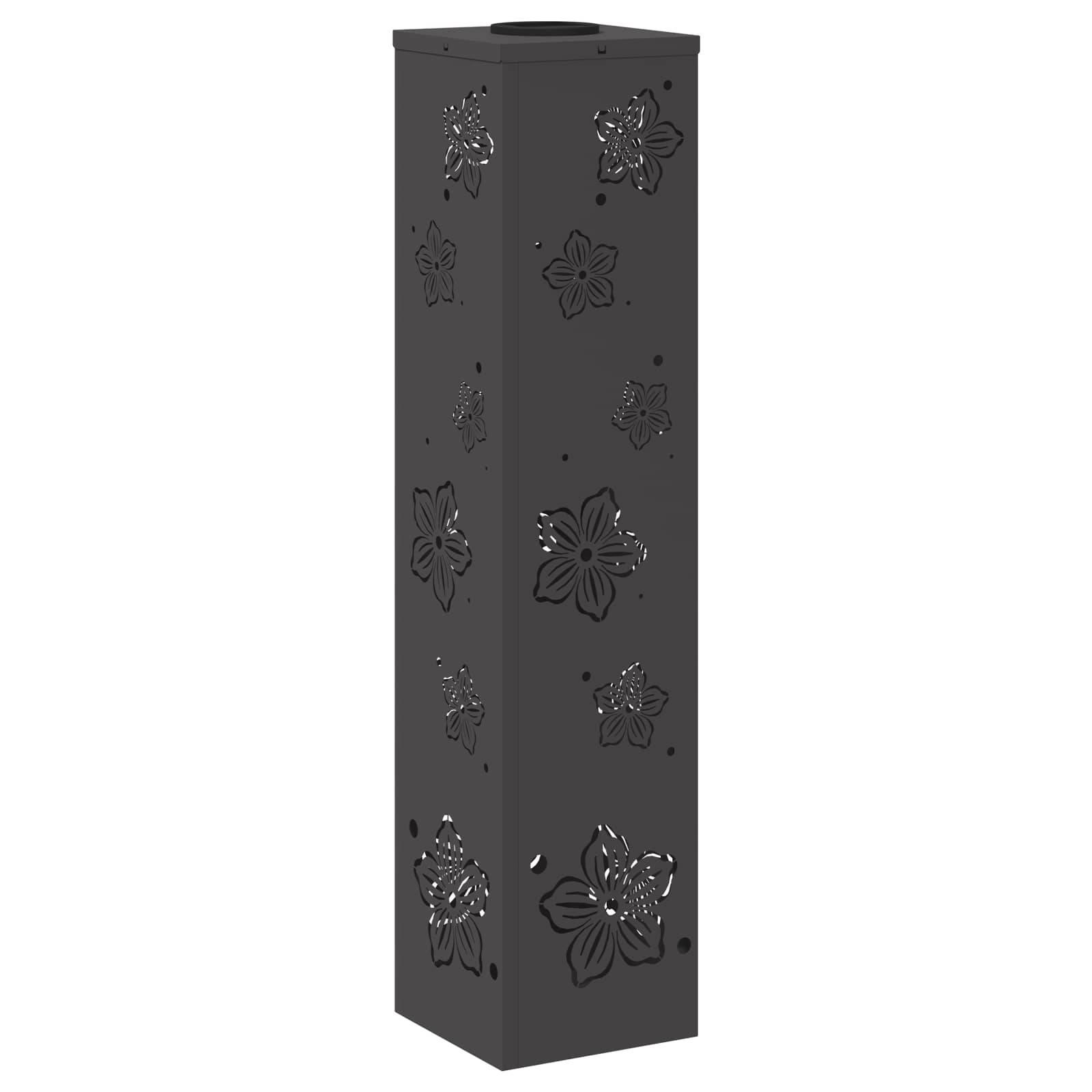 Hohe, rechteckige Metallobjekt mit floralen Ausschnittdesigns an allen Seiten, aufrecht stehend.