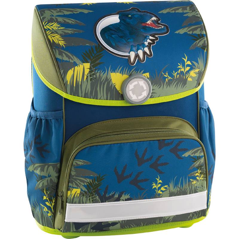 Ein blauer und grüner Rucksack mit einem Dinosaurier-Design und Krallenpuren, mit einer Dinosaurier-Aufnäher auf der Klappe und einem runden Emblem darunter.