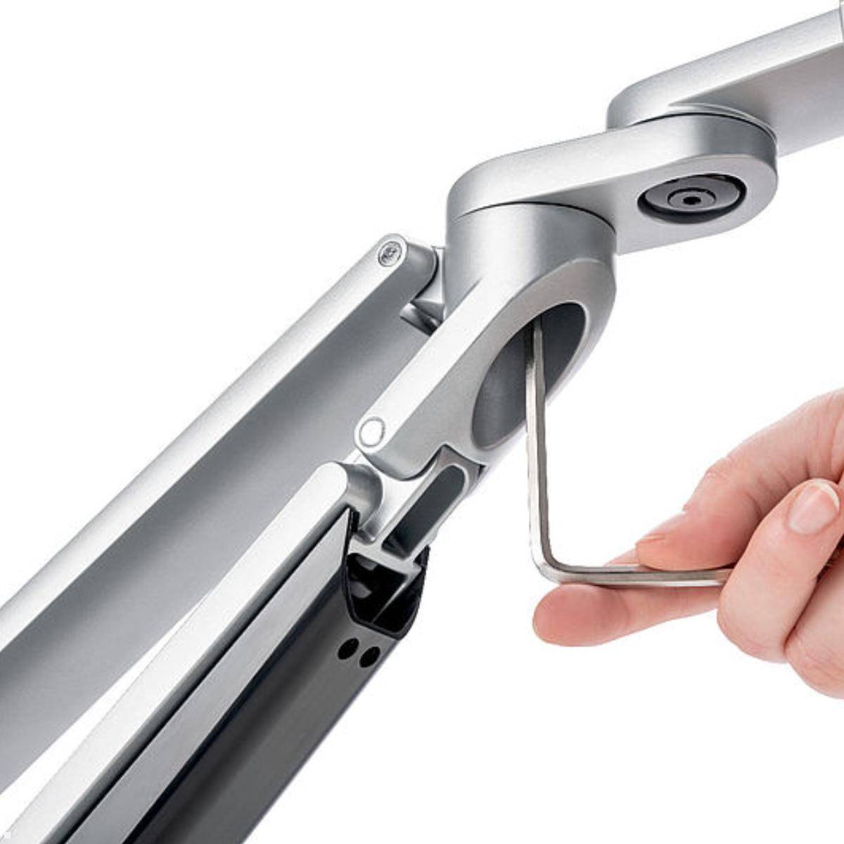 Novus Clu Plus X3 Monitorhalter für 3 Monitore an TSS Säule, silber