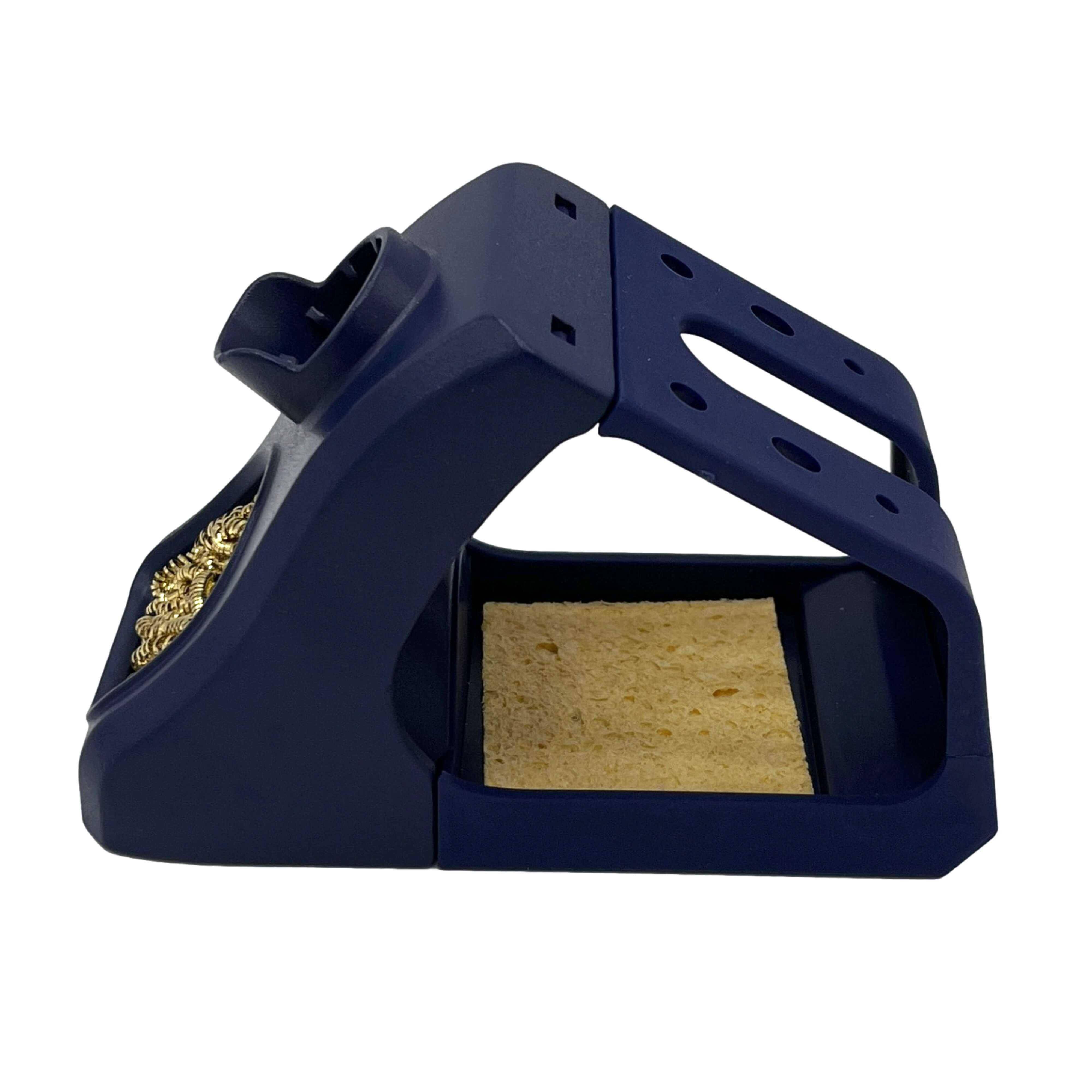 Lötkolbenhalter mit einem Schwamm, der in einem Fach ruht und einen integrierten Reinigungsring aufweist.