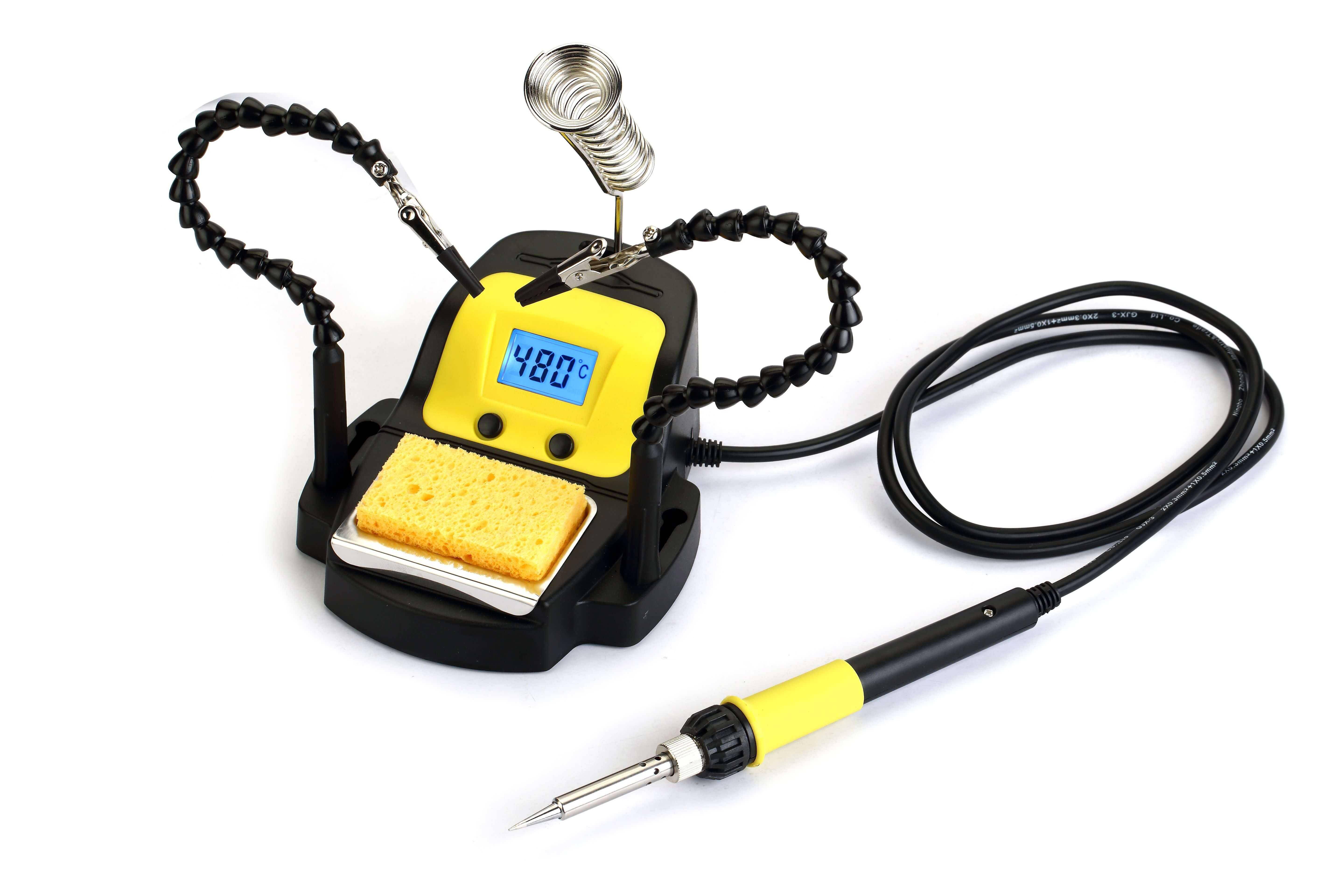 Lötstation mit digitaler Anzeige, die 480°C anzeigt, inklusive Lötkolben, Halterung, Reinigungsschwamm und Krokodilklemmen.