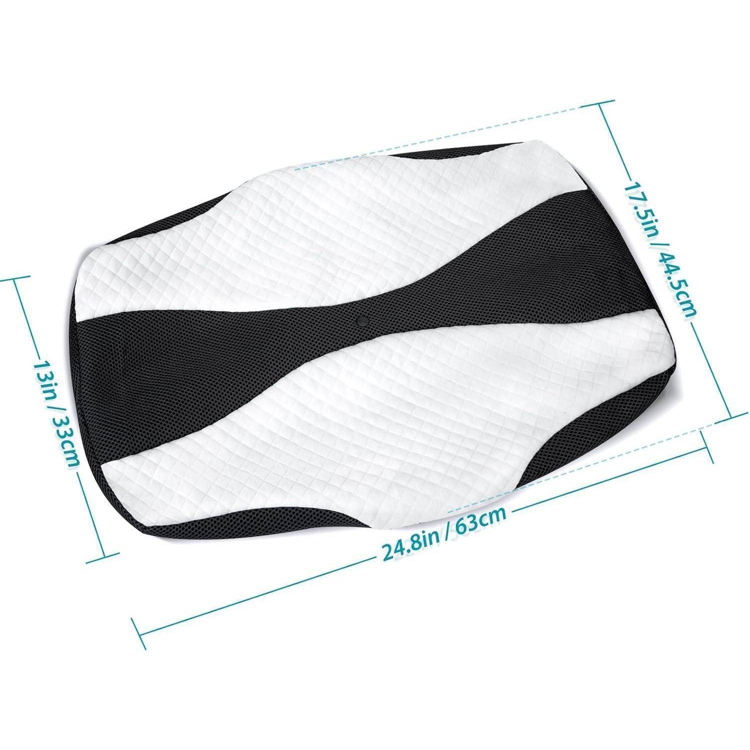 Ein rechteckiges schwarz-weiß gestreiftes Kissen mit folgenden Abmessungen: 24,8 in (63 cm) lang, 17,5 in (44,5 cm) breit und 13 in (33 cm) hoch.