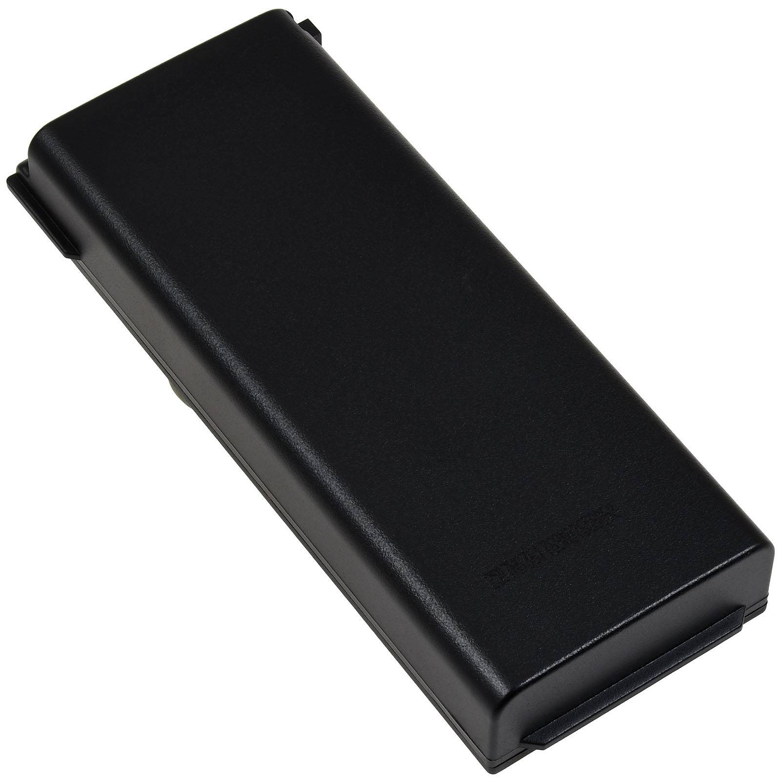 Ein schwarzer Plastikrechteckbehälter, wahrscheinlich ein Aufbewahrungsbehälter oder eine Schutzhülle für einen Gegenstand, mit eingetieften Details auf der Oberfläche.