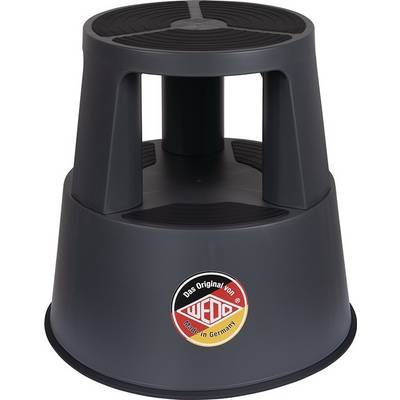 Ein schwarzer Wedo-Tritthocker mit Rollen und einem Etikett 'Das Original Wedo Made in Germany'. Geeignet für sicheres Erreichen hoher Regale.