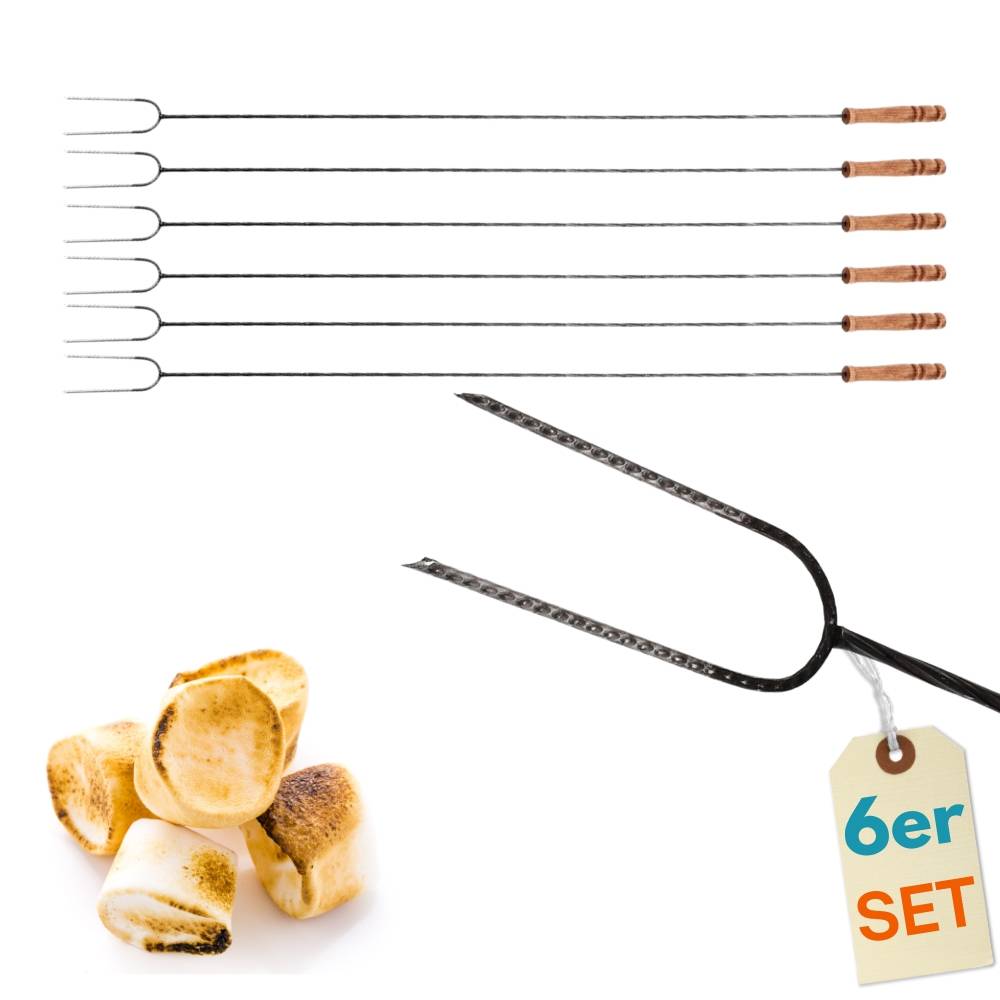 Sechs Marshmallow-Grillstäbe mit Holzgriffen und ein Haufen gerösteter Marshmallows daneben. Etikett: '6er SET'.