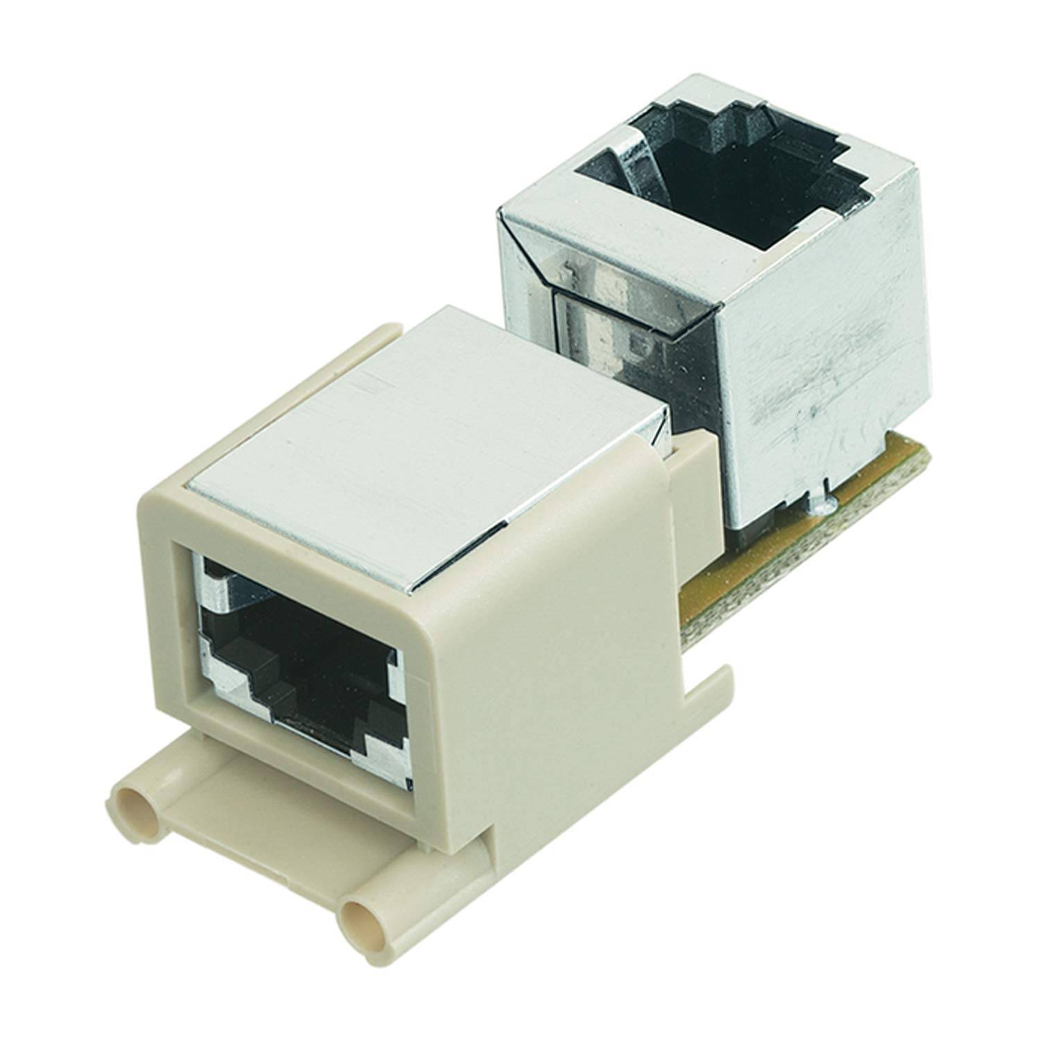Ein modularer RJ45-Stecker mit zwei Anschlüssen zum Verbinden von Ethernet-Kabeln. Er hat ein beigefarbenes Kunststoffgehäuse mit Metallabschirmung für Langlebigkeit.