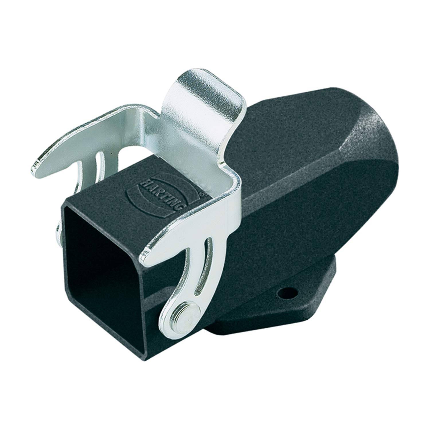 Eine schwarze Anhängerkupplungsabdeckung mit einem metallischen Verriegelungsmechanismus, auf deren Oberfläche das Markenlogo eingeprägt ist.