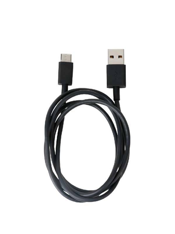 Ein schwarzes USB-zu-Micro-USB-Ladekabel, locker aufgewickelt, geeignet zum Verbinden von Geräten zum Aufladen oder zur Datenübertragung.