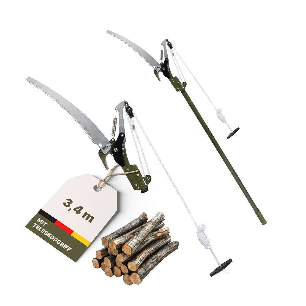 Eine Säge mit Teleskopgriff, ausgefahren auf 3,4 Meter, gezeigt neben einem Holzstapel und mit der Beschriftung 