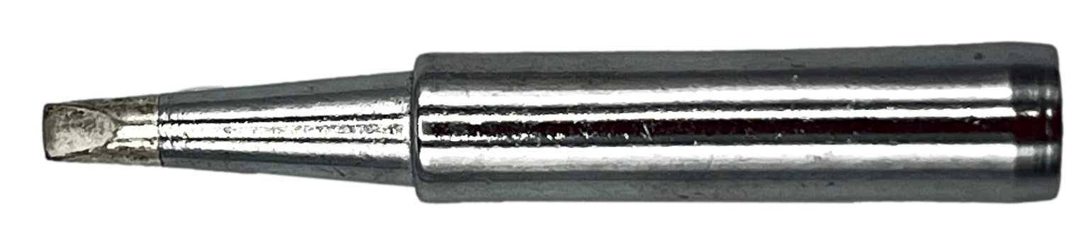 Nahaufnahme eines glänzenden, metallischen Stabes oder Zylinders, wahrscheinlich Teil einer größeren mechanischen oder industriellen Komponente.