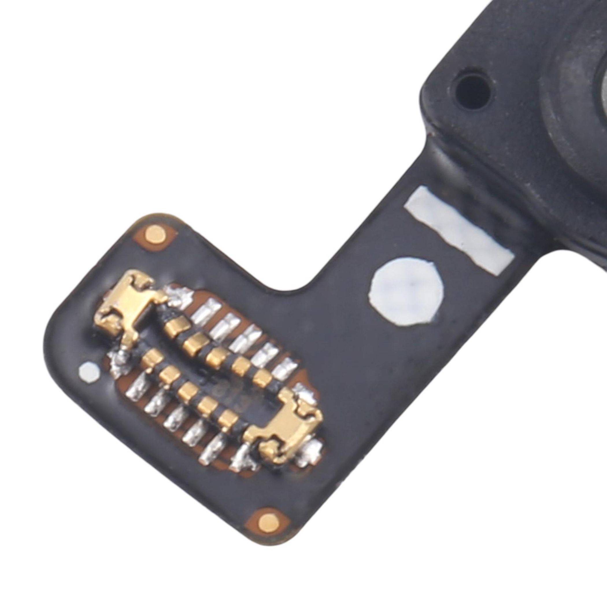 Ein Nahaufnahmebild eines elektronischen Anschlusses mit freiliegenden metallischen Pins, befestigt an einer schwarzen Leiterplatte, isoliert auf weißem Hintergrund.