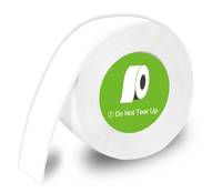 Eine Rolle Toilettenpapier mit einem grünen Aufkleber an der Seite, der ein weißes kreisförmiges Pfeilsymbol und den Text 