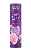 Eine lila Flasche Lenor Weichspüler, 'Blüten Traum', mit floralem Bildmotiv und einem dekorativen spiralförmigen Herzdesign.