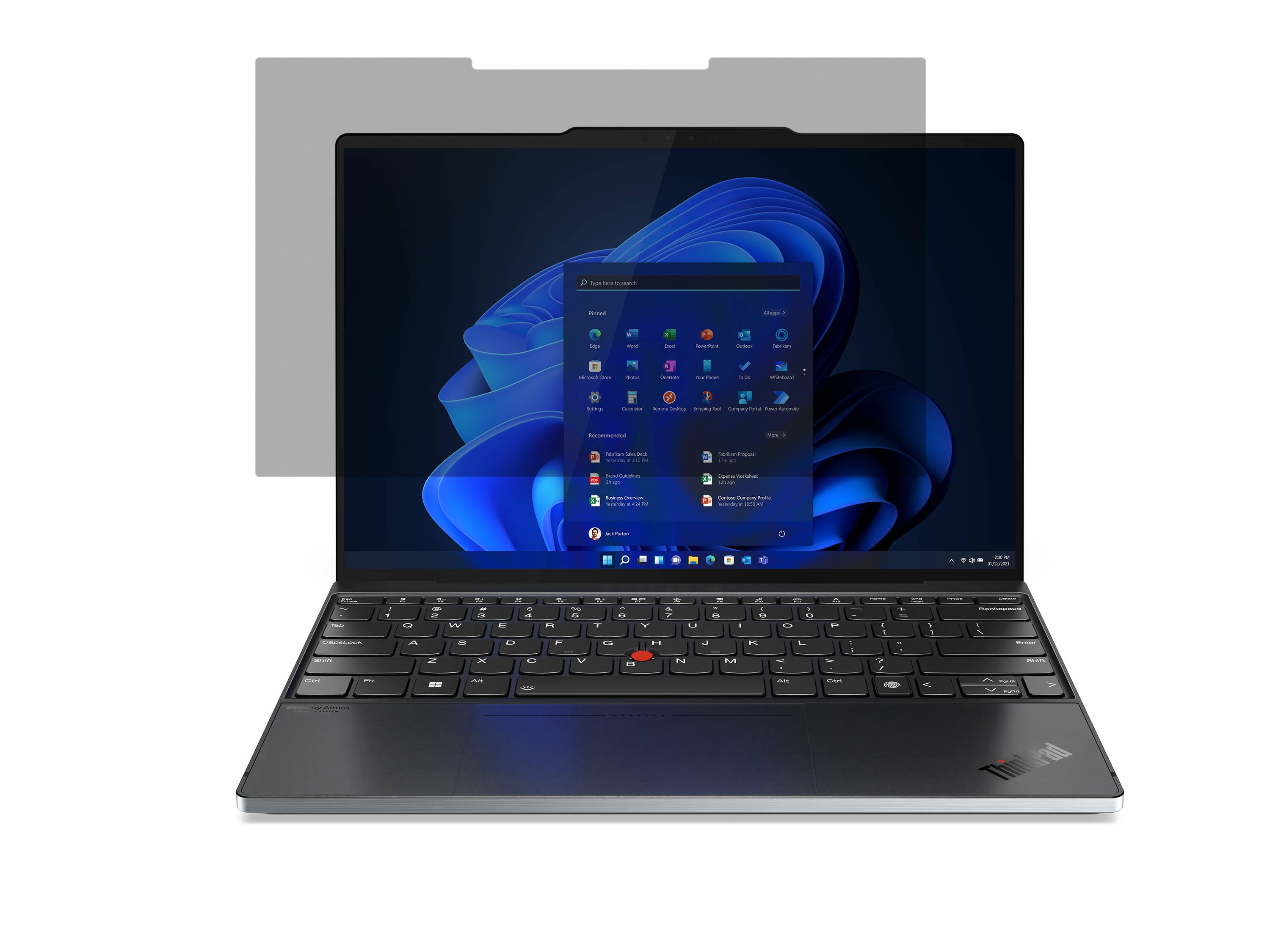 Ein Laptop mit geöffnetem Bildschirm, auf dem das Windows 11-Startmenü und ein blau abstraktes Hintergrundbild angezeigt werden.