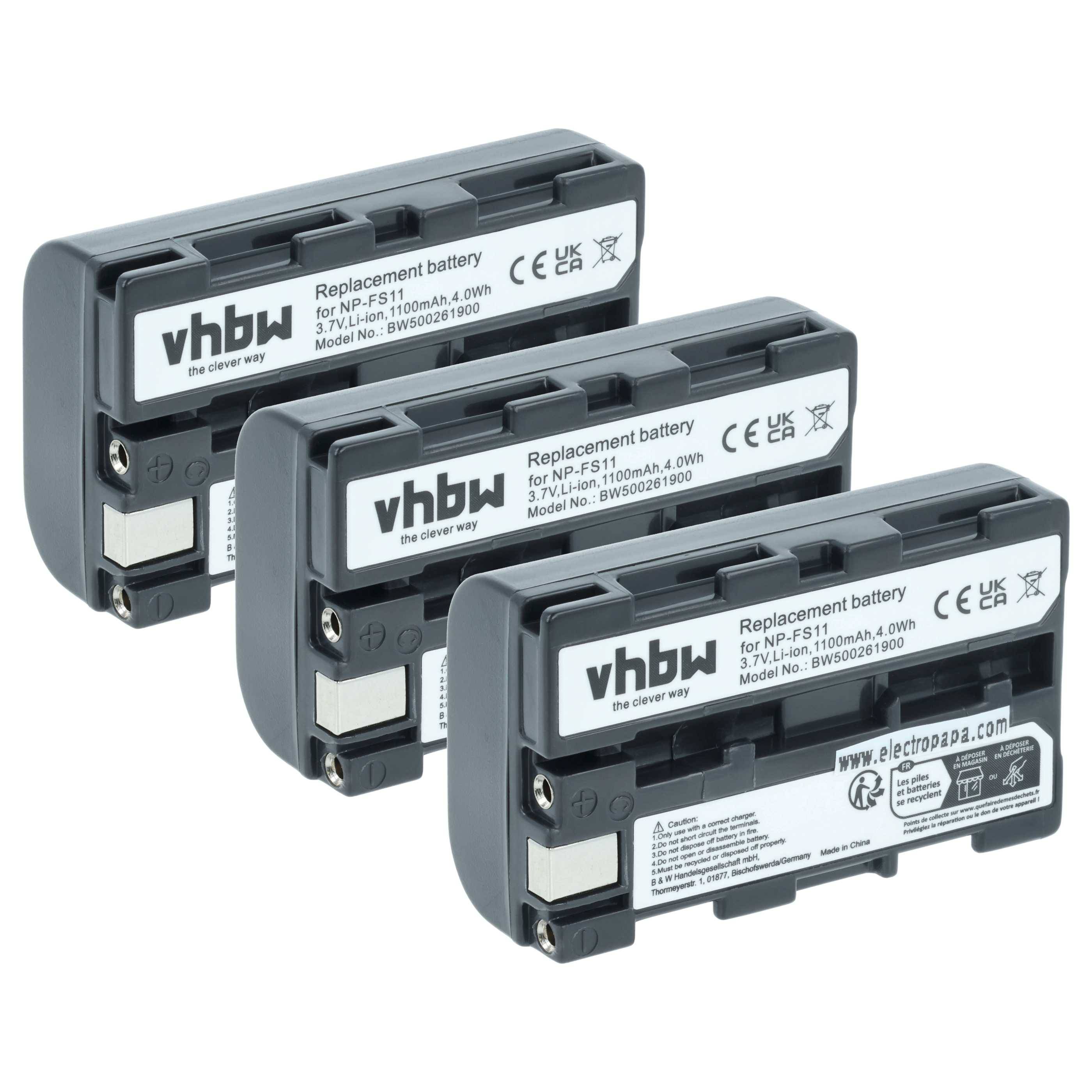 Drei graue vhbw Ersatzbatterien für NP-FS11/FS10 werden präsentiert, mit Produktetiketten und Kompatibilitätsinformationen.